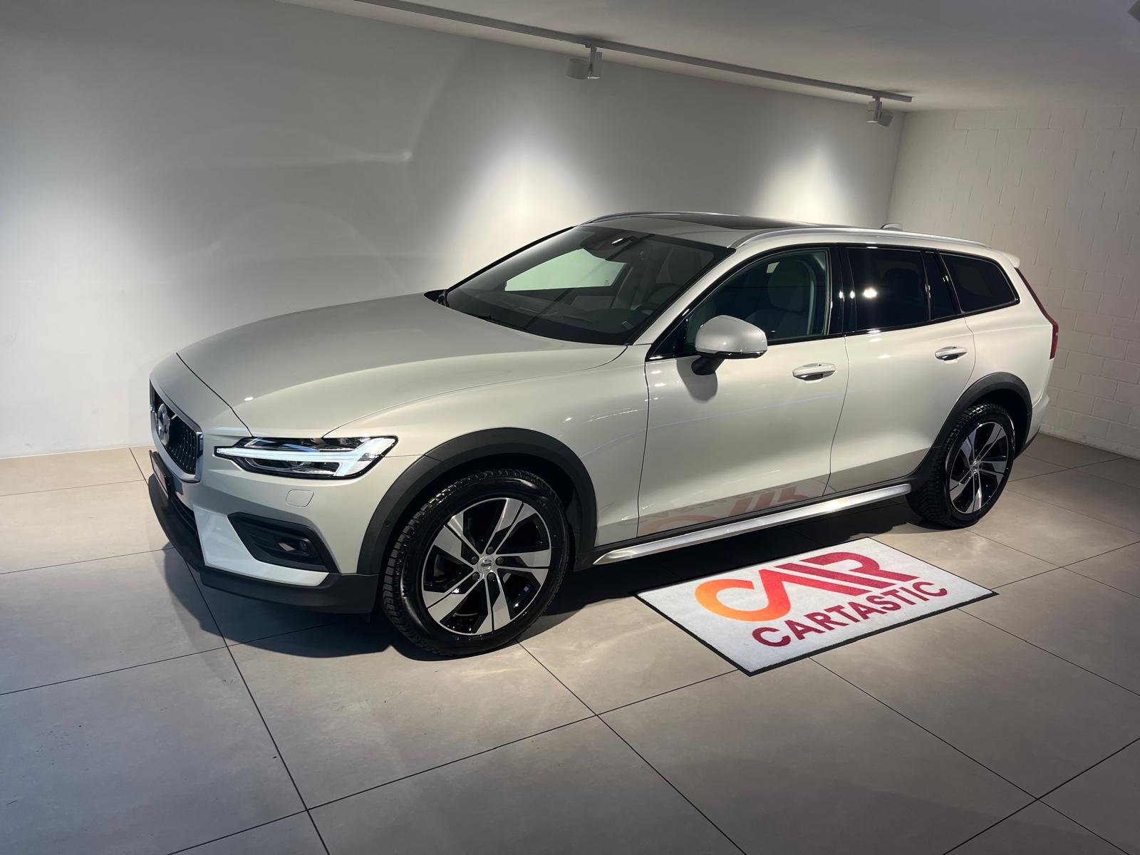 VOLVO V60 CC B4 Core AWD