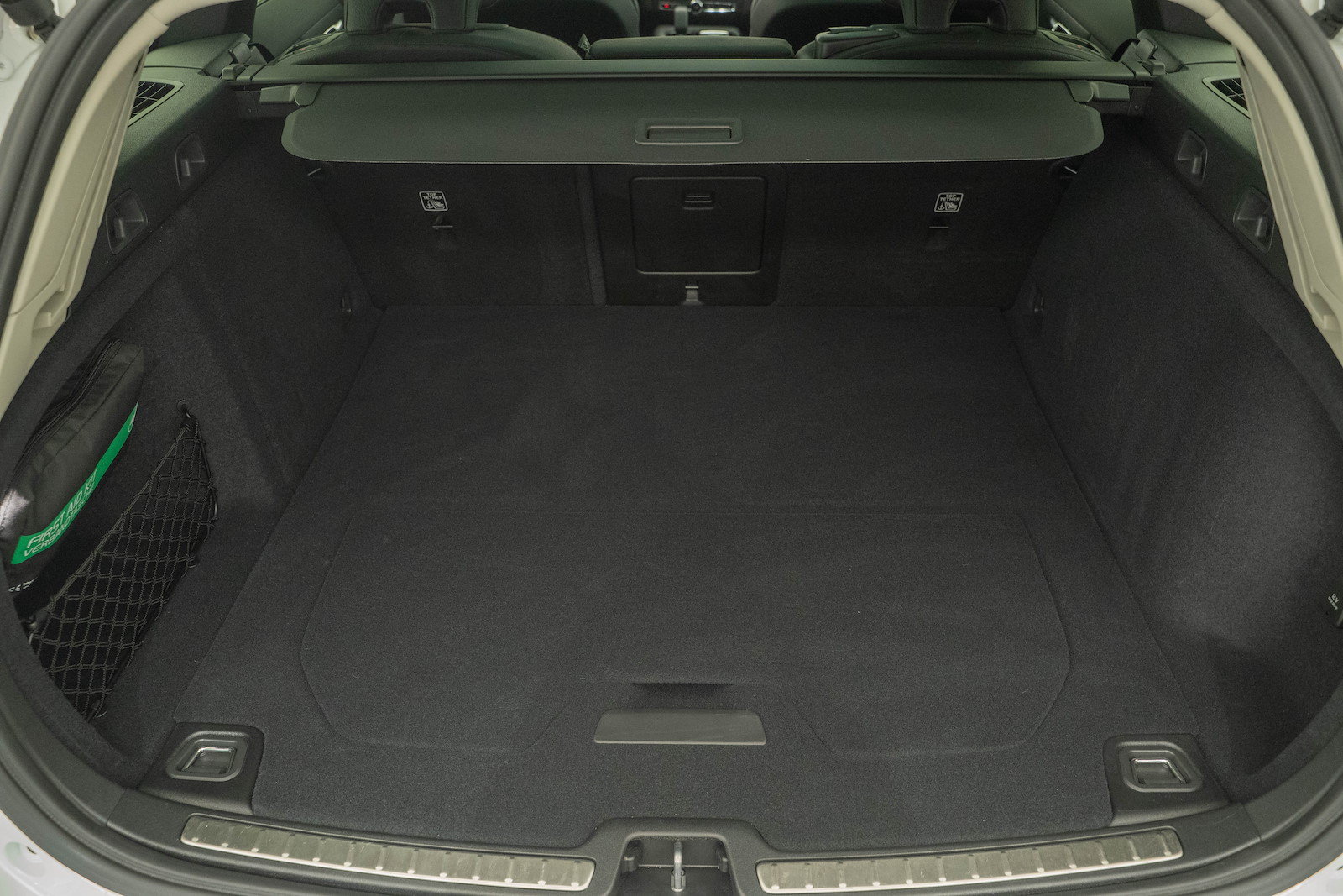 VOLVO V60 2.0 T8 TE Ultra Dark for Business eAWD, Plug-in-Hybrid Benzin/Elektro, Occasion / Gebraucht, Automatik - 5