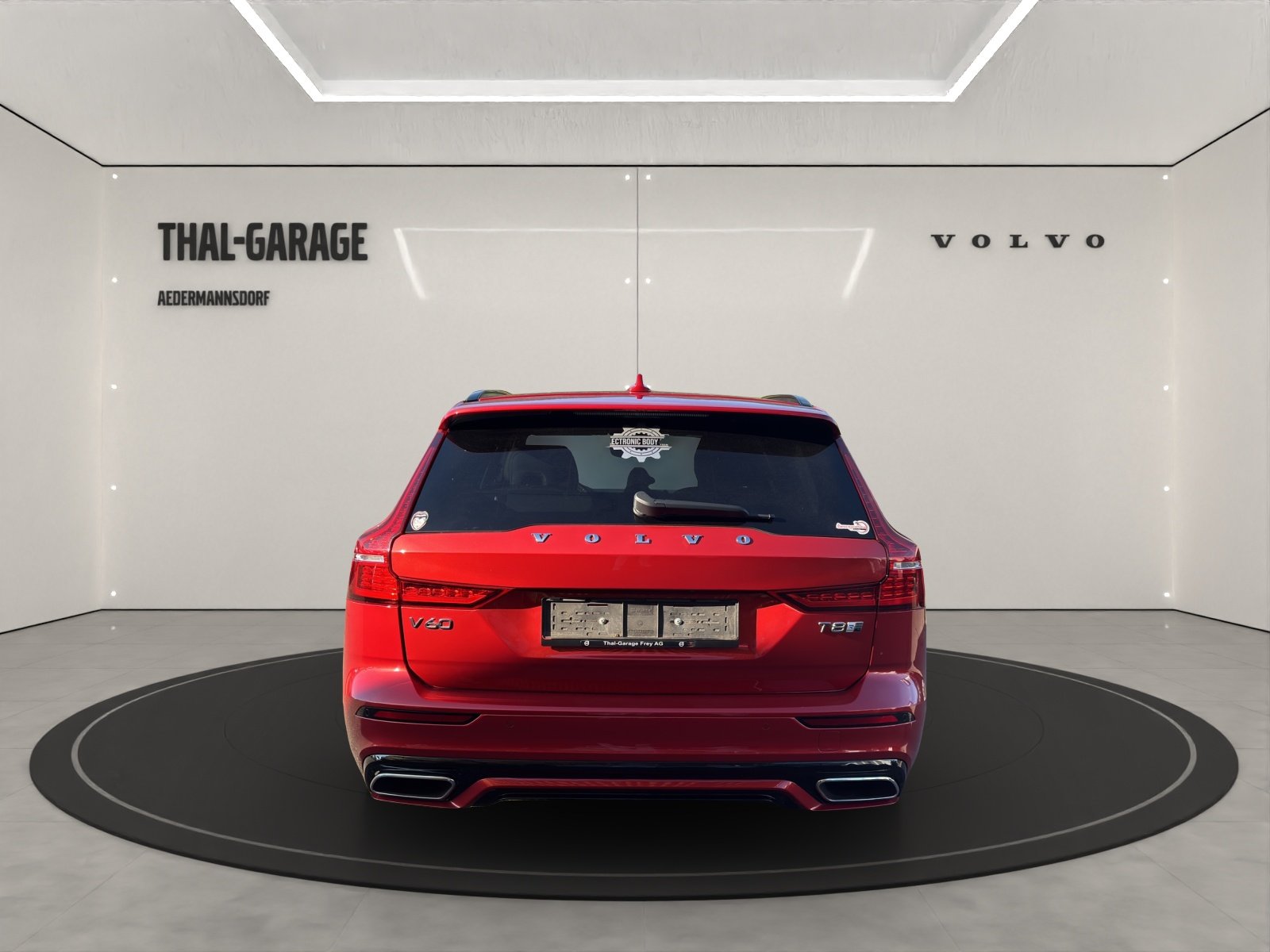 VOLVO V60 2.0 T8 TE R-Design eAWD, Plug-in-Hybrid Benzin/Elektro, Occasion / Gebraucht, Automatik - 4
