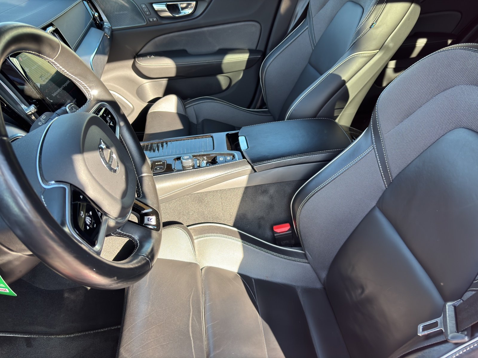 VOLVO V60 2.0 T8 TE R-Design eAWD, Plug-in-Hybrid Benzin/Elektro, Occasion / Gebraucht, Automatik - 6