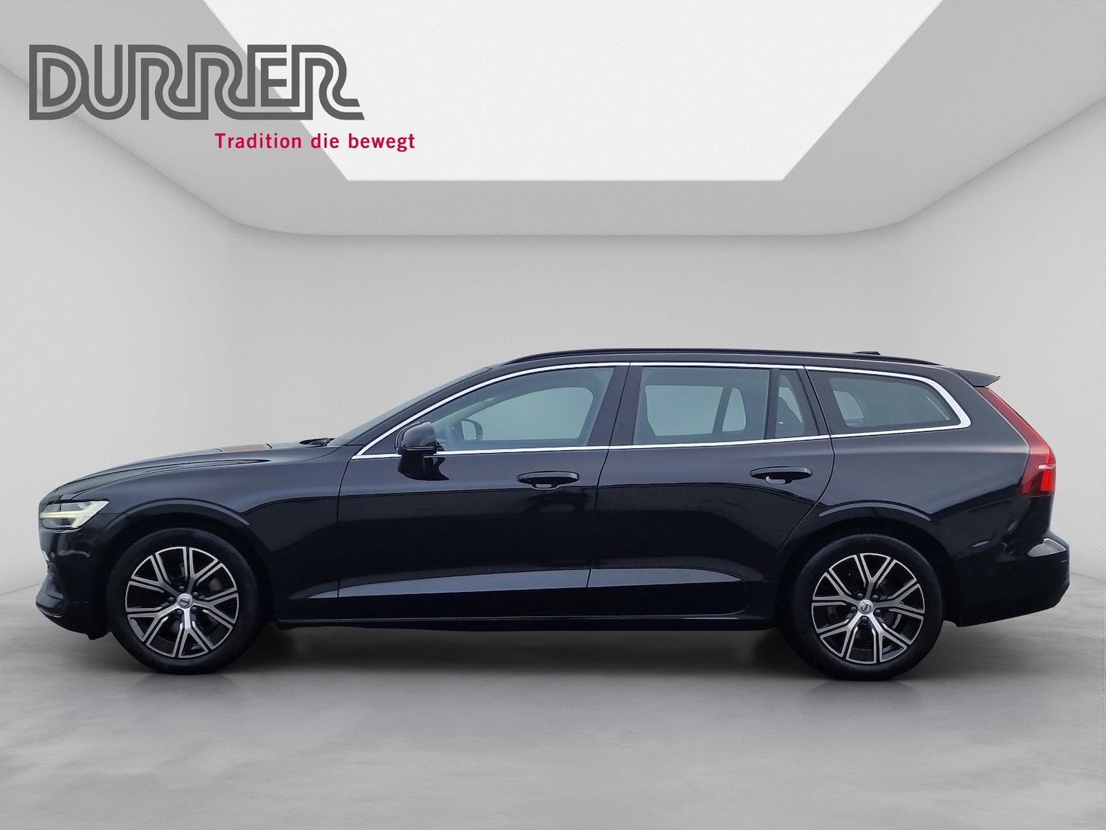 VOLVO V60 2.0 B3 Core, Hybride Léger Essence/Électricité, Occasion / Utilisé, Automatique - 2