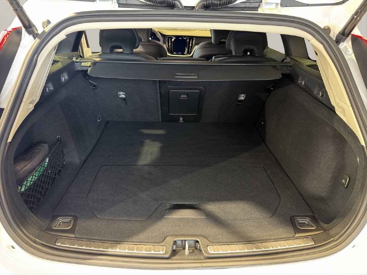 VOLVO V60 Cross Country 2.0 B4 Plus AWD, Mild-Hybrid Diesel/Elektro, Occasion / Gebraucht, Automatik - 7