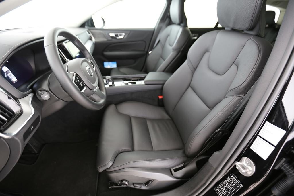VOLVO V60 2.0 B4 Ultra Dark, Mild-Hybrid Petrol/Electric, Second hand / Used, Automatic - 3