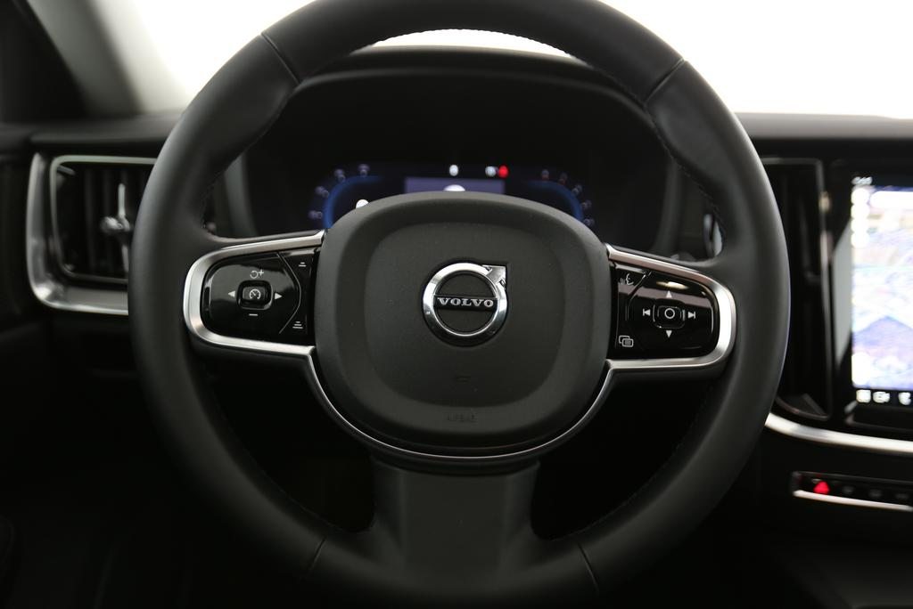 VOLVO V60 2.0 B4 Ultra Dark, Mild-Hybrid Petrol/Electric, Second hand / Used, Automatic - 6