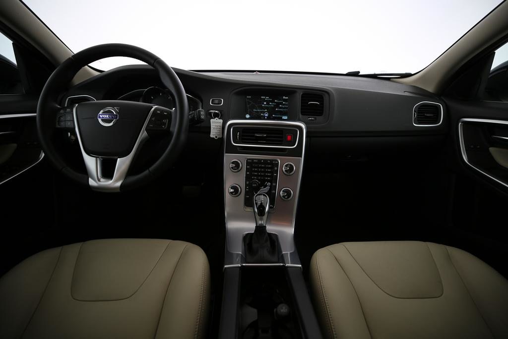 VOLVO V60 2.4 D4 Summum AWD, Diesel, Second hand / Used, Automatic - 5