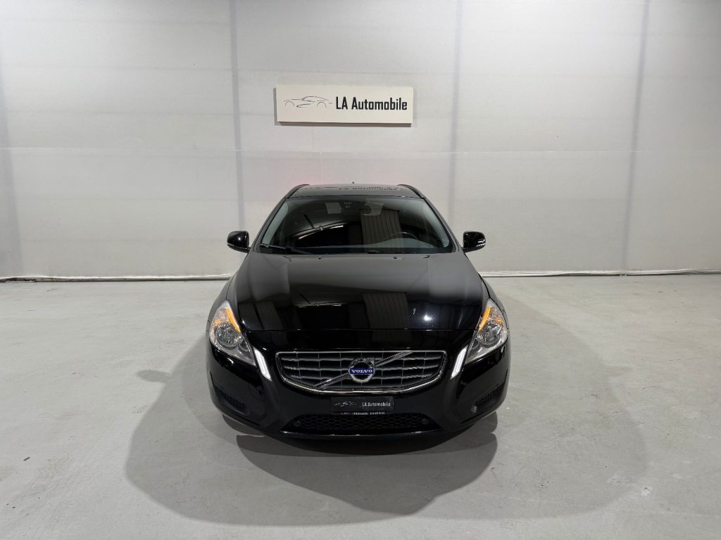 VOLVO V60 3.0 T6 Momentum AWD, Benzin, Occasion / Gebraucht, Automatik - 4