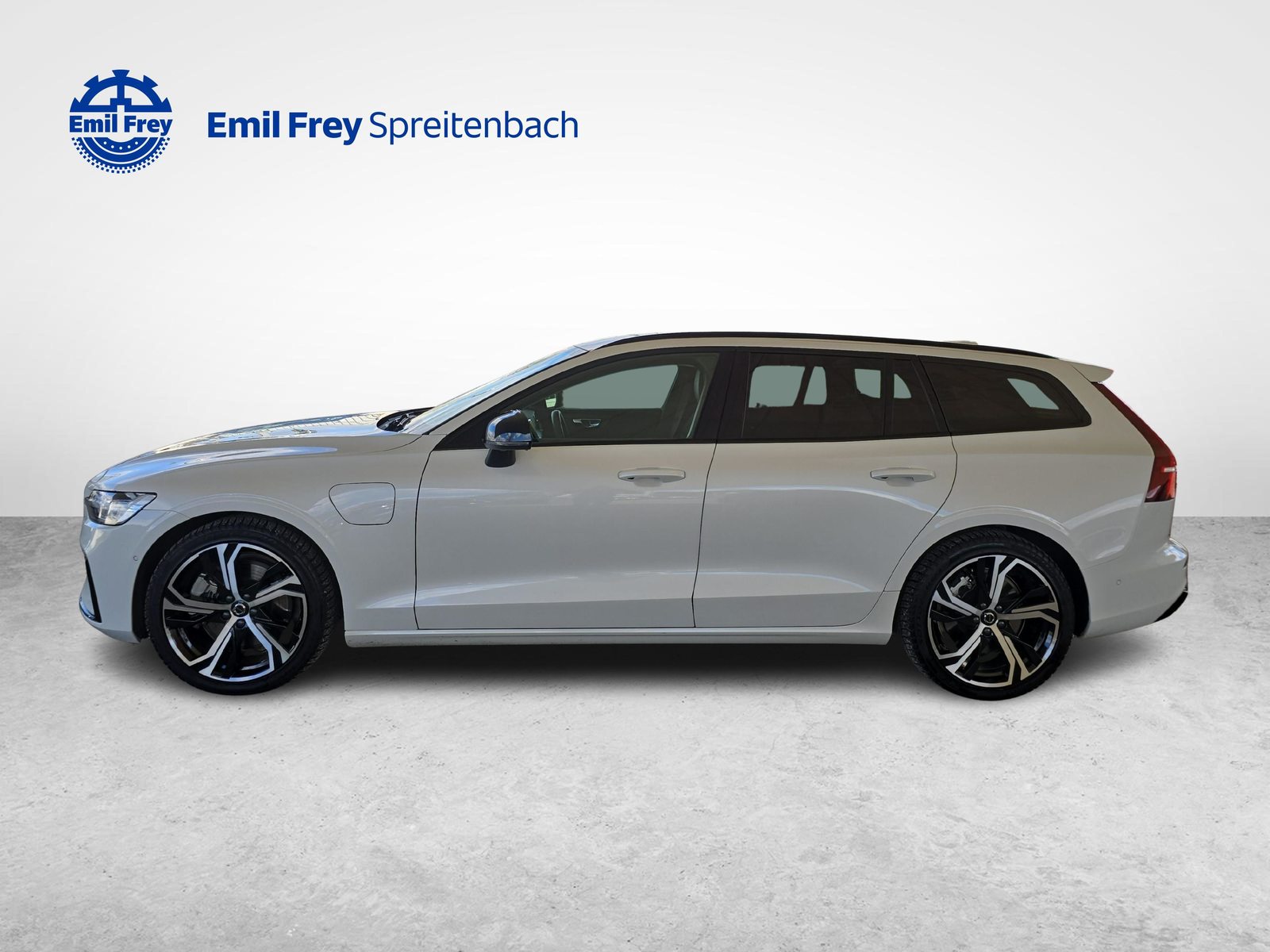 VOLVO V60 2.0 T6 TE Plus Dark eAWD / Jetzt mit attraktivem 1.9% Le, Hybride Rechargeable Essence/Électricité, Occasion / Utilisé, Automatique - 2