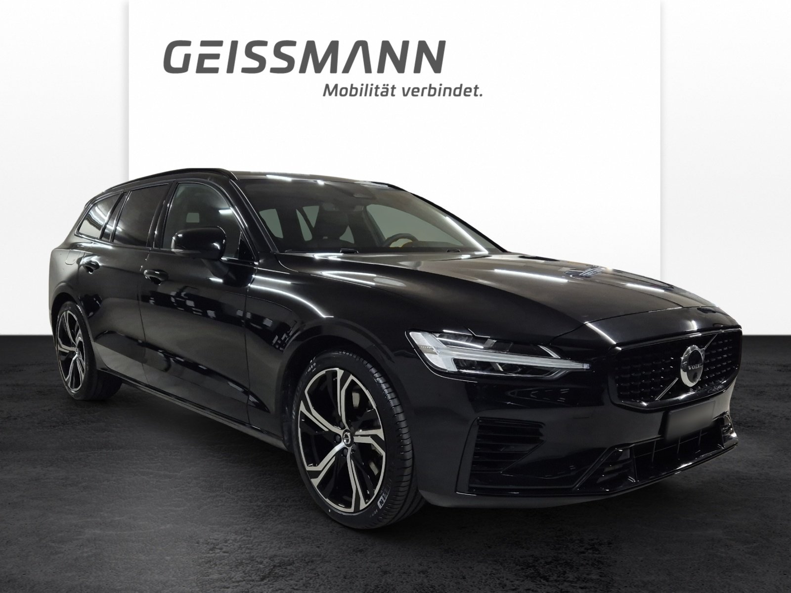 VOLVO V60 2.0 T6 TE Plus Dark eAWD, Hybride Rechargeable Essence/Électricité, Occasion / Utilisé, Automatique - 2