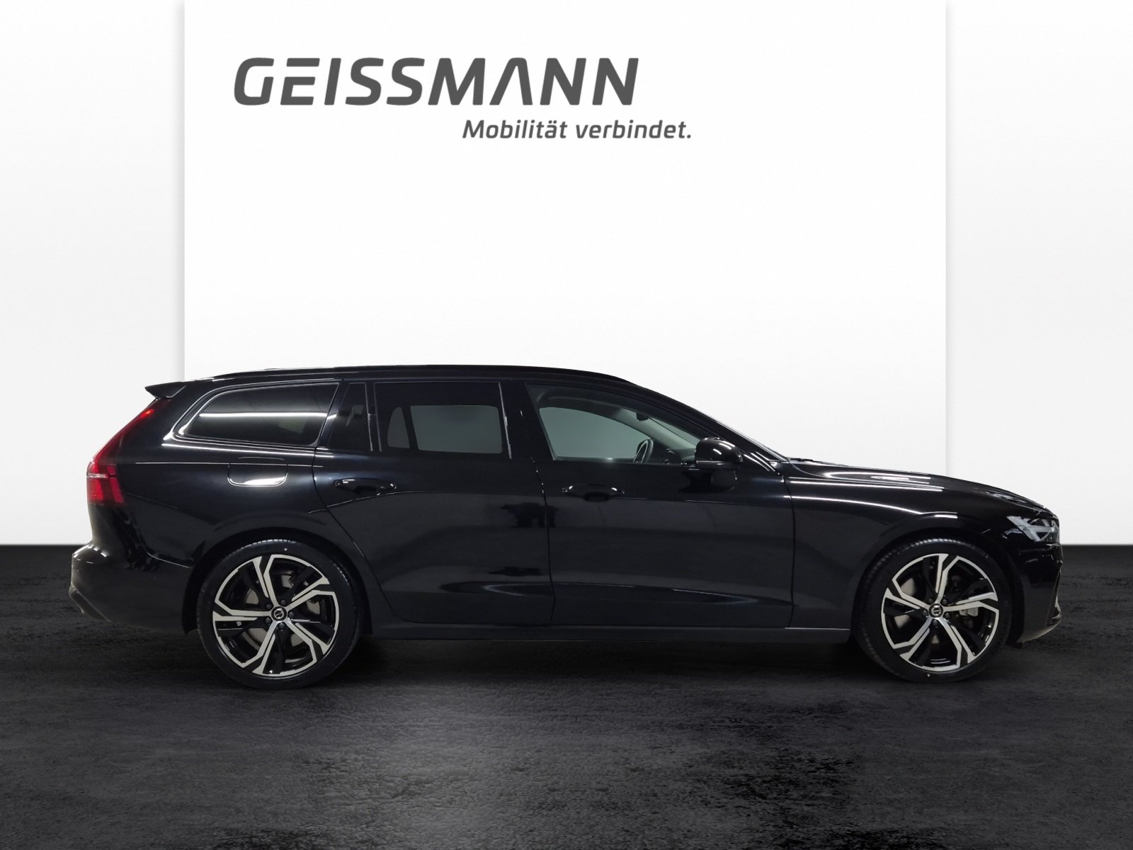 VOLVO V60 2.0 T6 TE Plus Dark eAWD, Hybride Rechargeable Essence/Électricité, Occasion / Utilisé, Automatique - 4