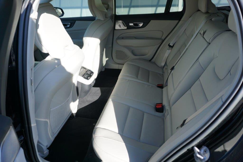 VOLVO V60 Cross Country 2.0 B4 AWD, Hybride Léger Diesel/Électricité, Occasion / Utilisé, Automatique - 7