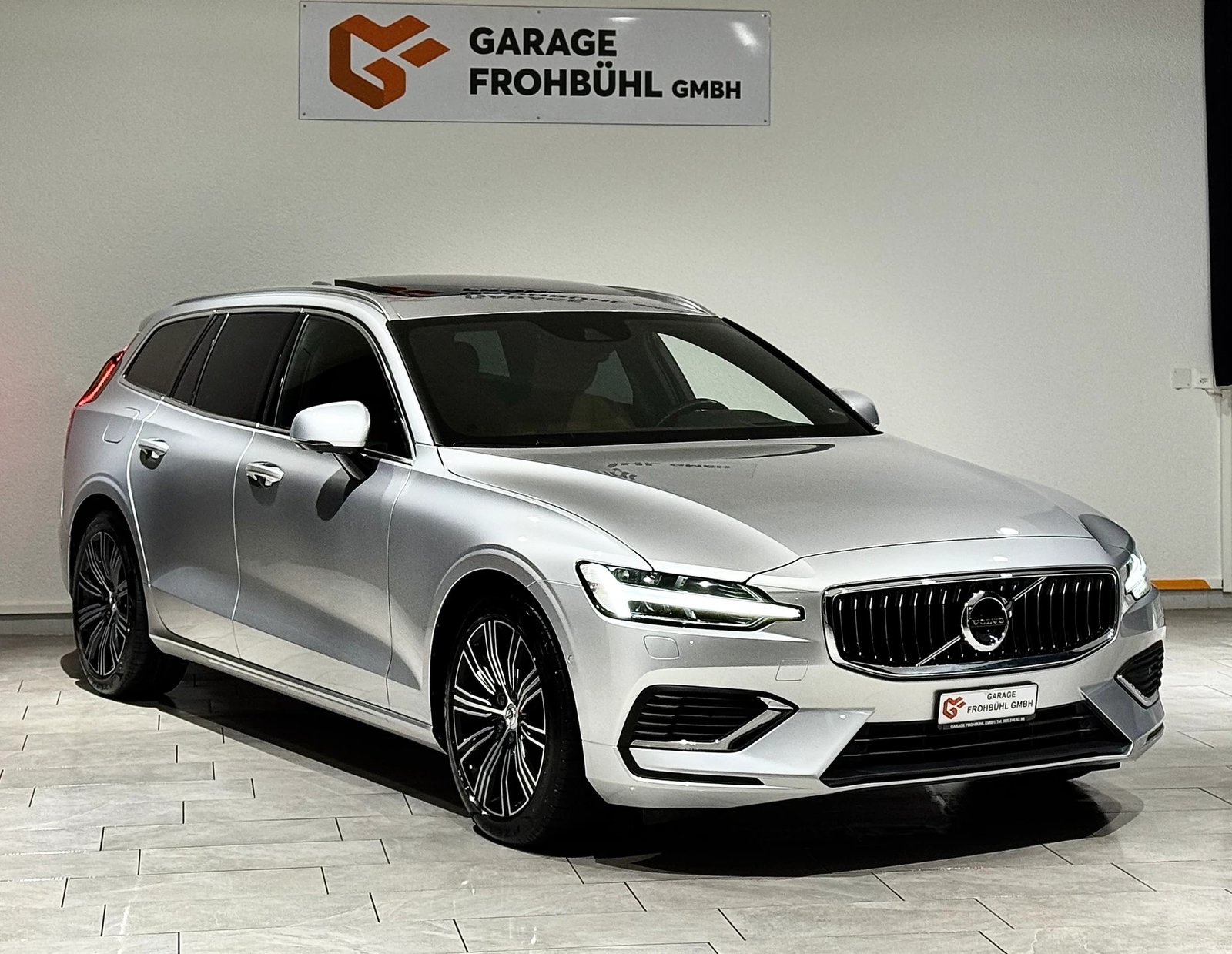 VOLVO V60 T8 eAWD Twin Engine R-Design Geartronic l CH l 1.H, Hybride Rechargeable Essence/Électricité, Occasion / Utilisé, Automatique - 3