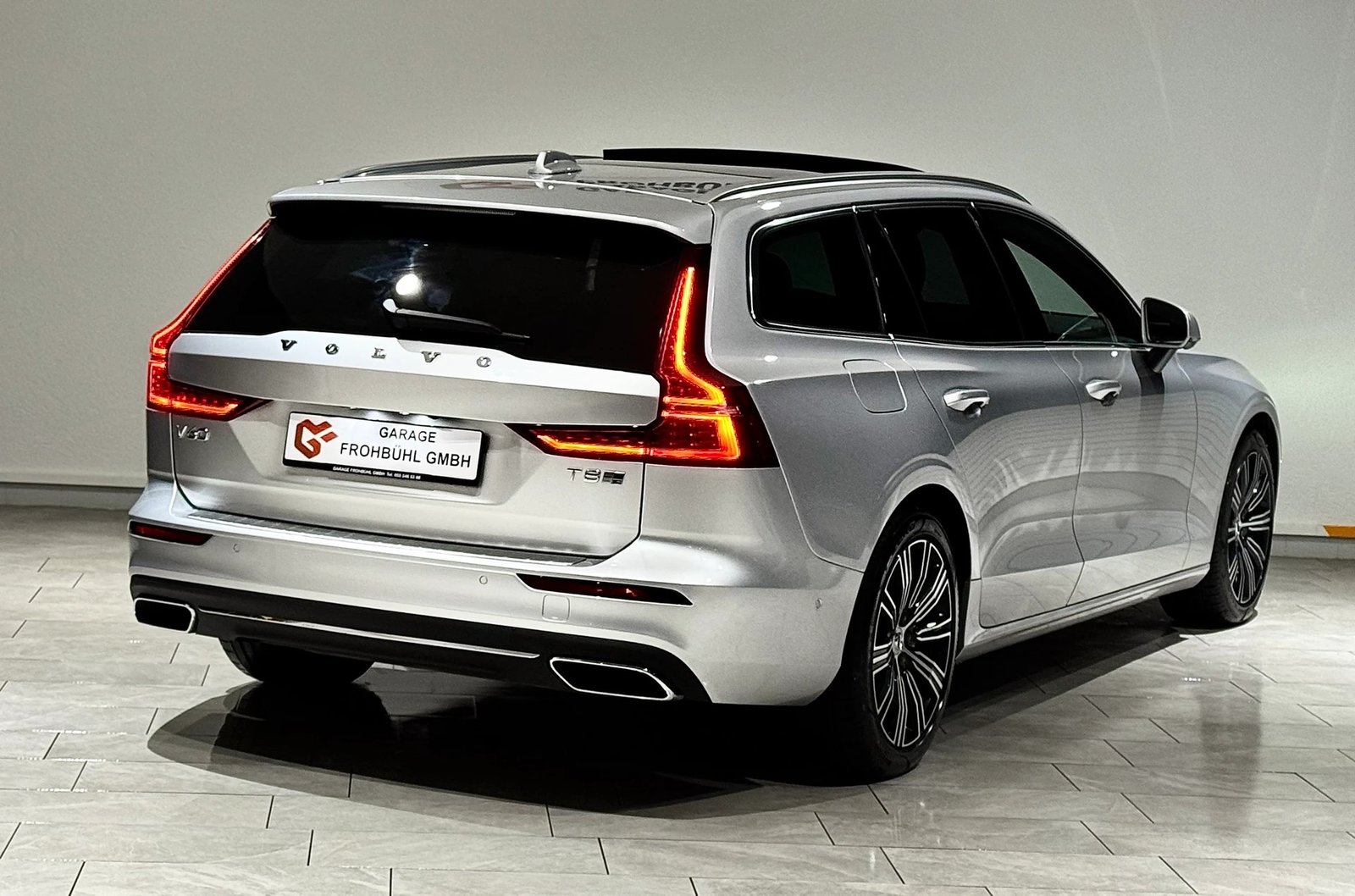 VOLVO V60 T8 eAWD Twin Engine R-Design Geartronic l CH l 1.H, Hybride Rechargeable Essence/Électricité, Occasion / Utilisé, Automatique - 4