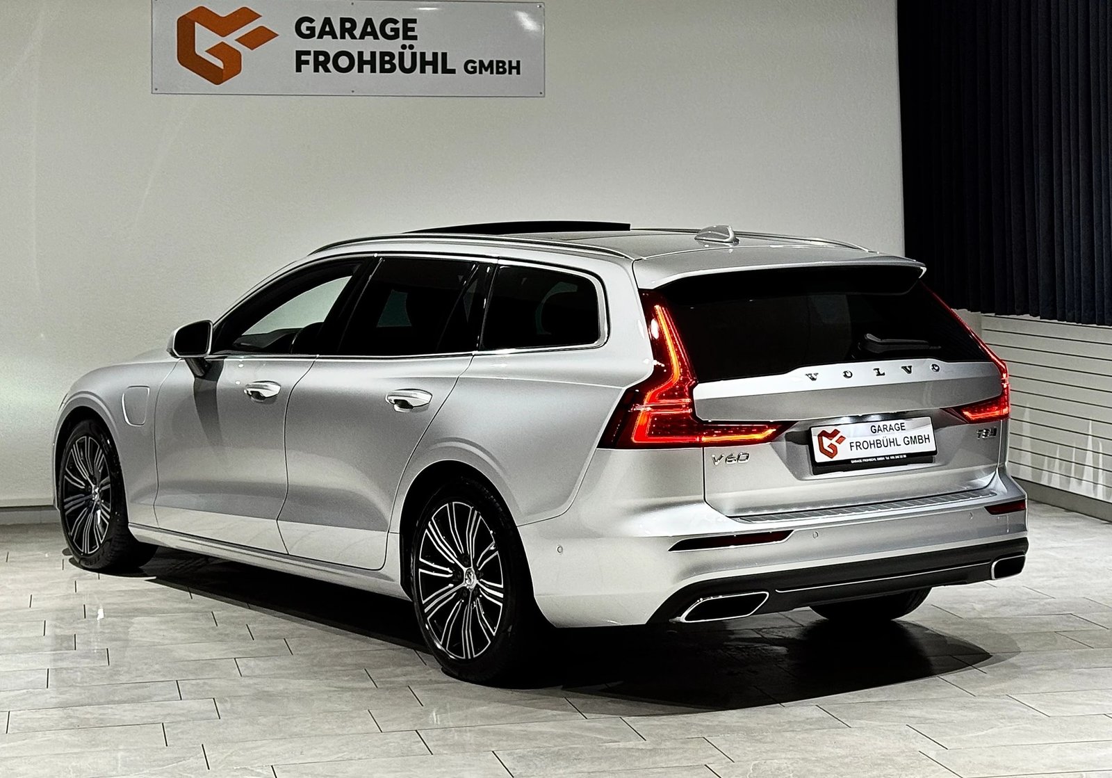 VOLVO V60 T8 eAWD Twin Engine R-Design Geartronic l CH l 1.H, Hybride Rechargeable Essence/Électricité, Occasion / Utilisé, Automatique - 5