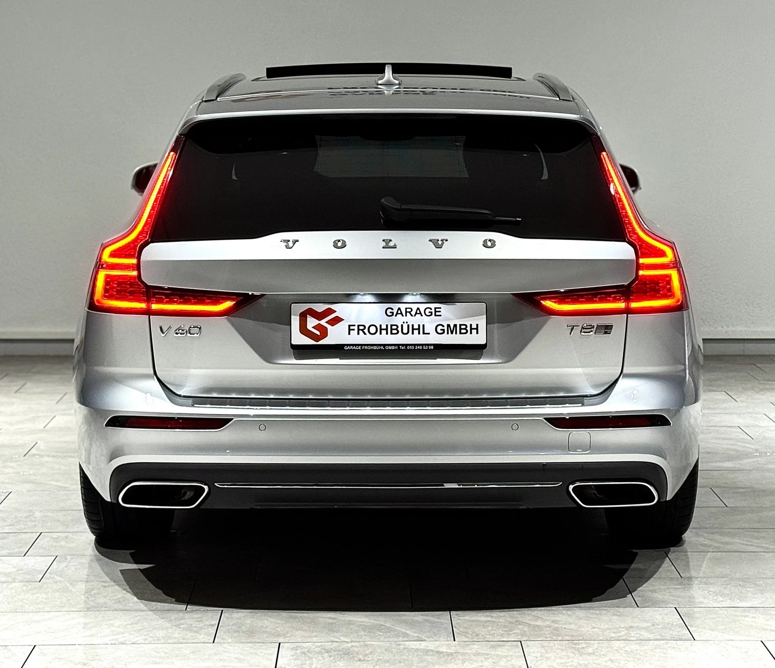 VOLVO V60 T8 eAWD Twin Engine R-Design Geartronic l CH l 1.H, Hybride Rechargeable Essence/Électricité, Occasion / Utilisé, Automatique - 6