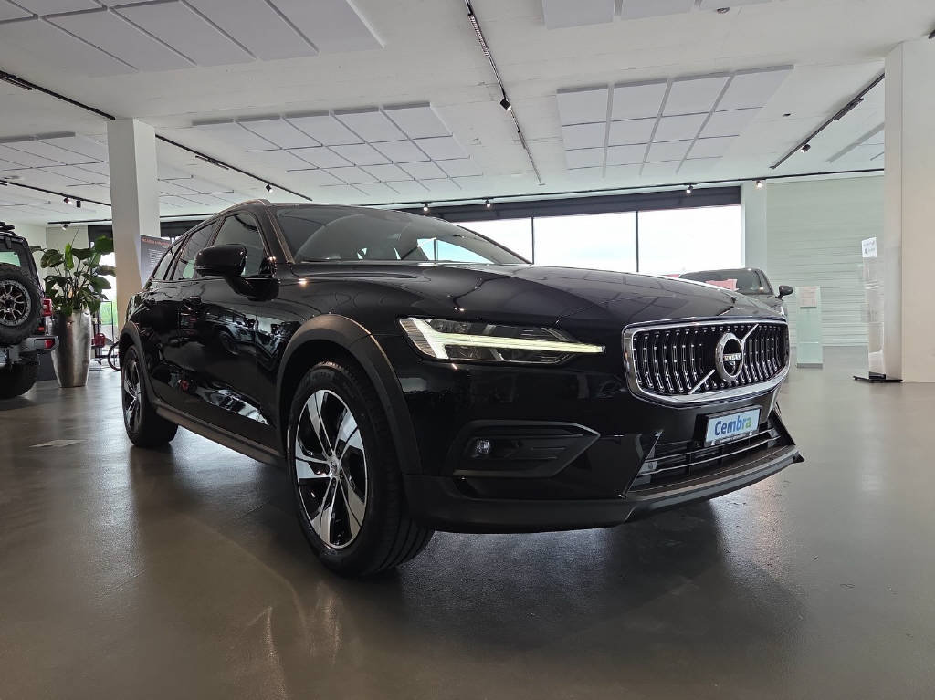 VOLVO V60 Cross Country 2.0 D4 AWD, Diesel, Occasioni / Usate, Automatico - 2