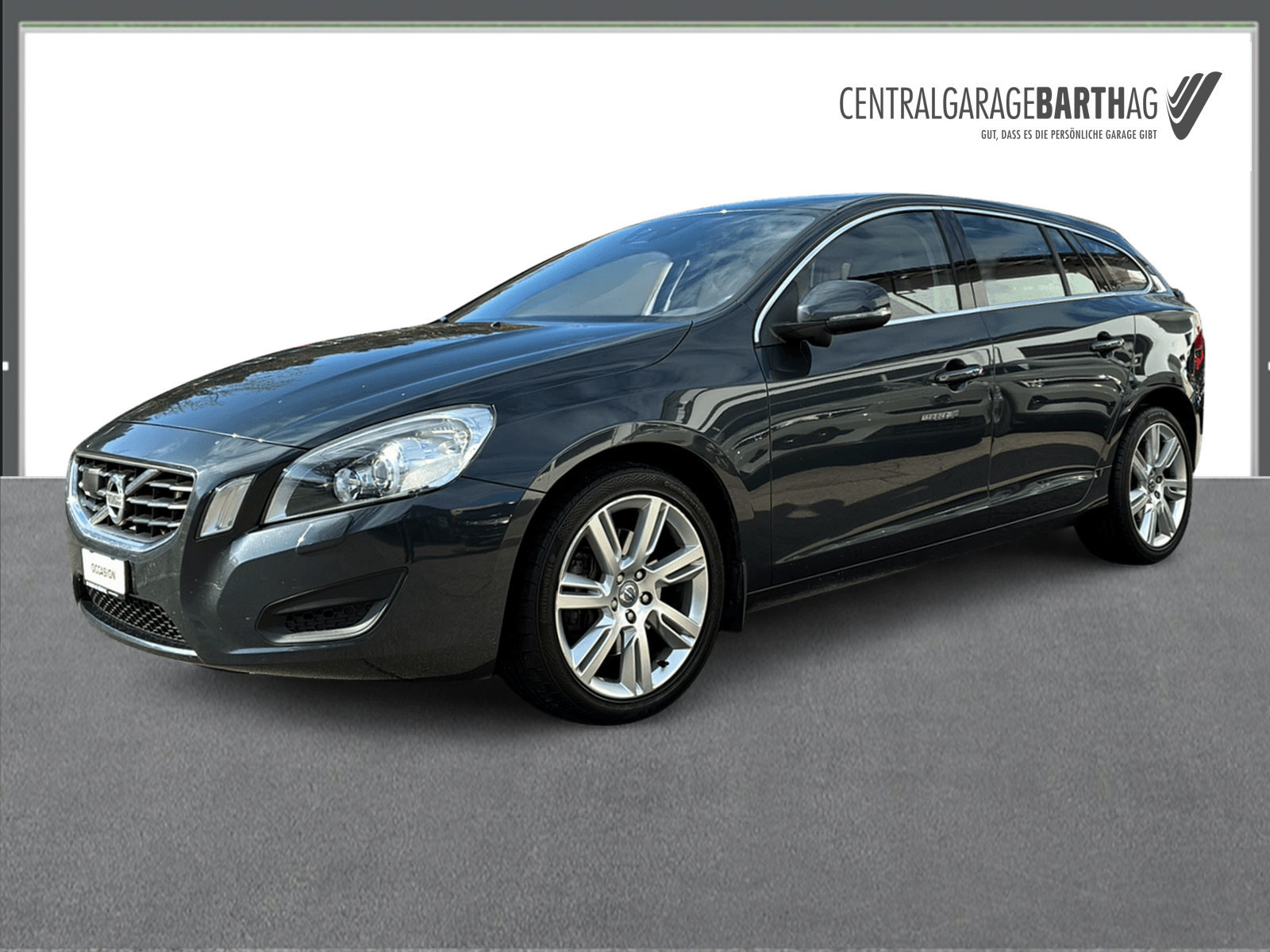 VOLVO V60 2.0 T5 Momentum