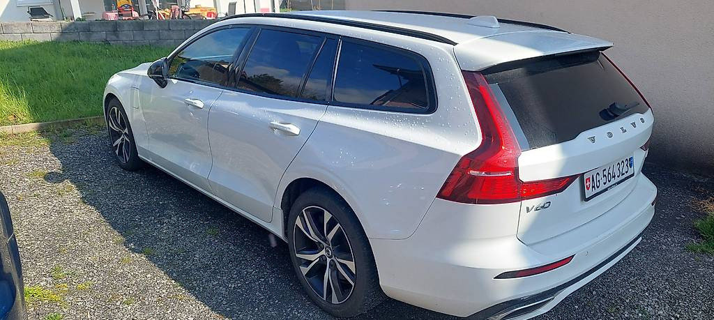 VOLVO V60 2.0 T6 TE Inscription eAWD, Hybride Intégral Essence/Électricité, Occasion / Utilisé, Automatique - 2