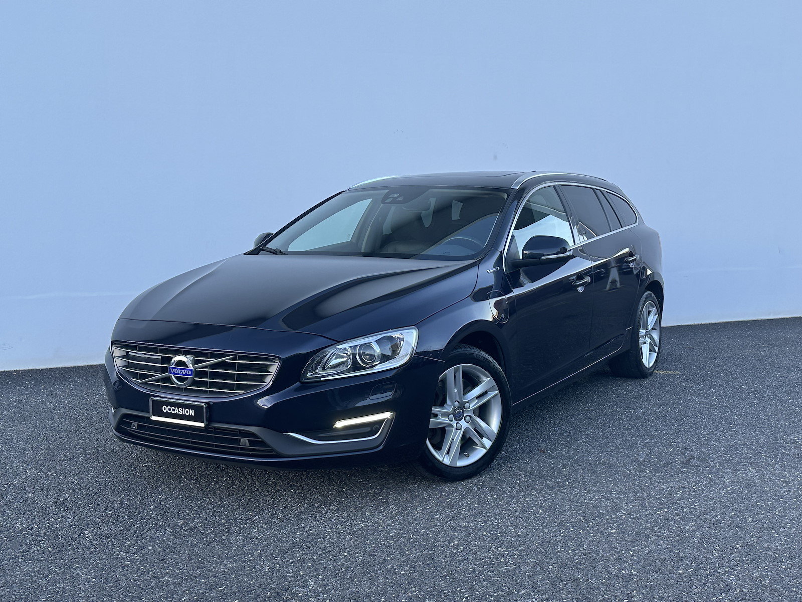 VOLVO V60 2.4 D6 TE Summum Pl.Hyb.