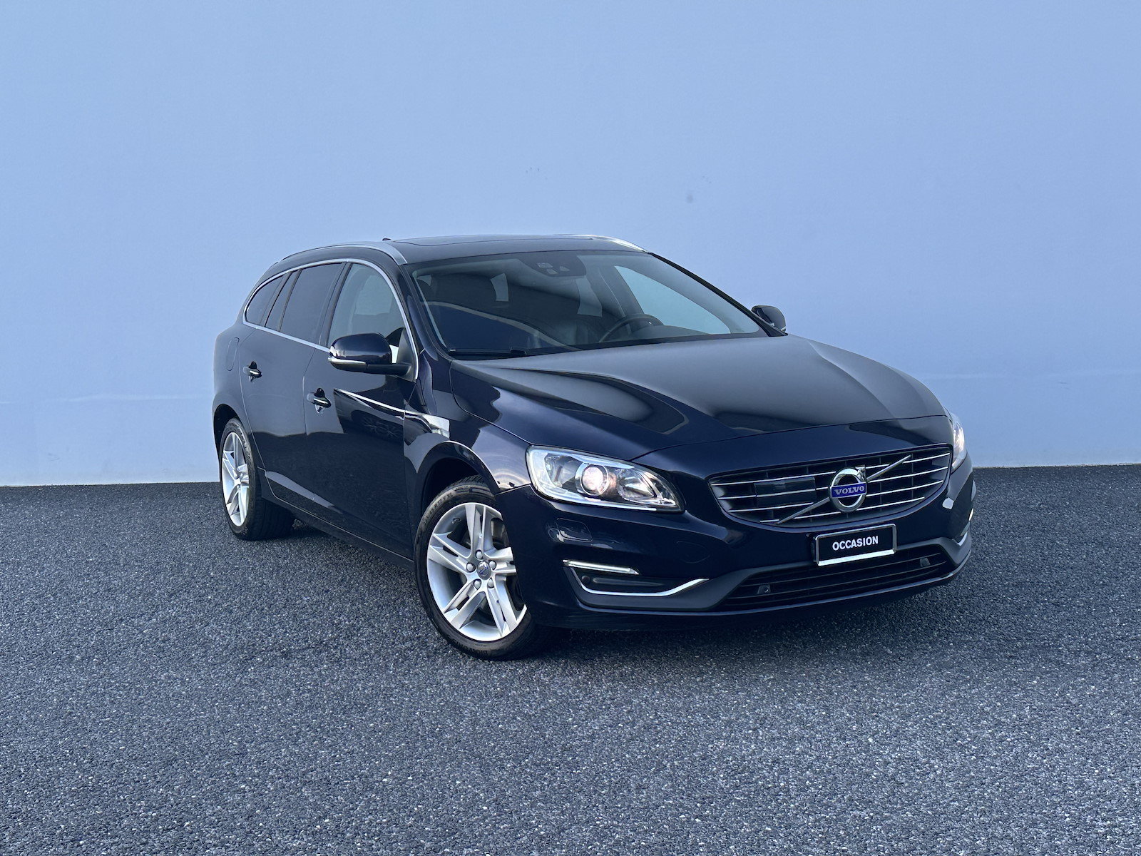 VOLVO V60 2.4 D6 TE Summum Pl.Hyb., Plug-in-Hybrid Diesel/Elektro, Occasion / Gebraucht, Automatik - 3