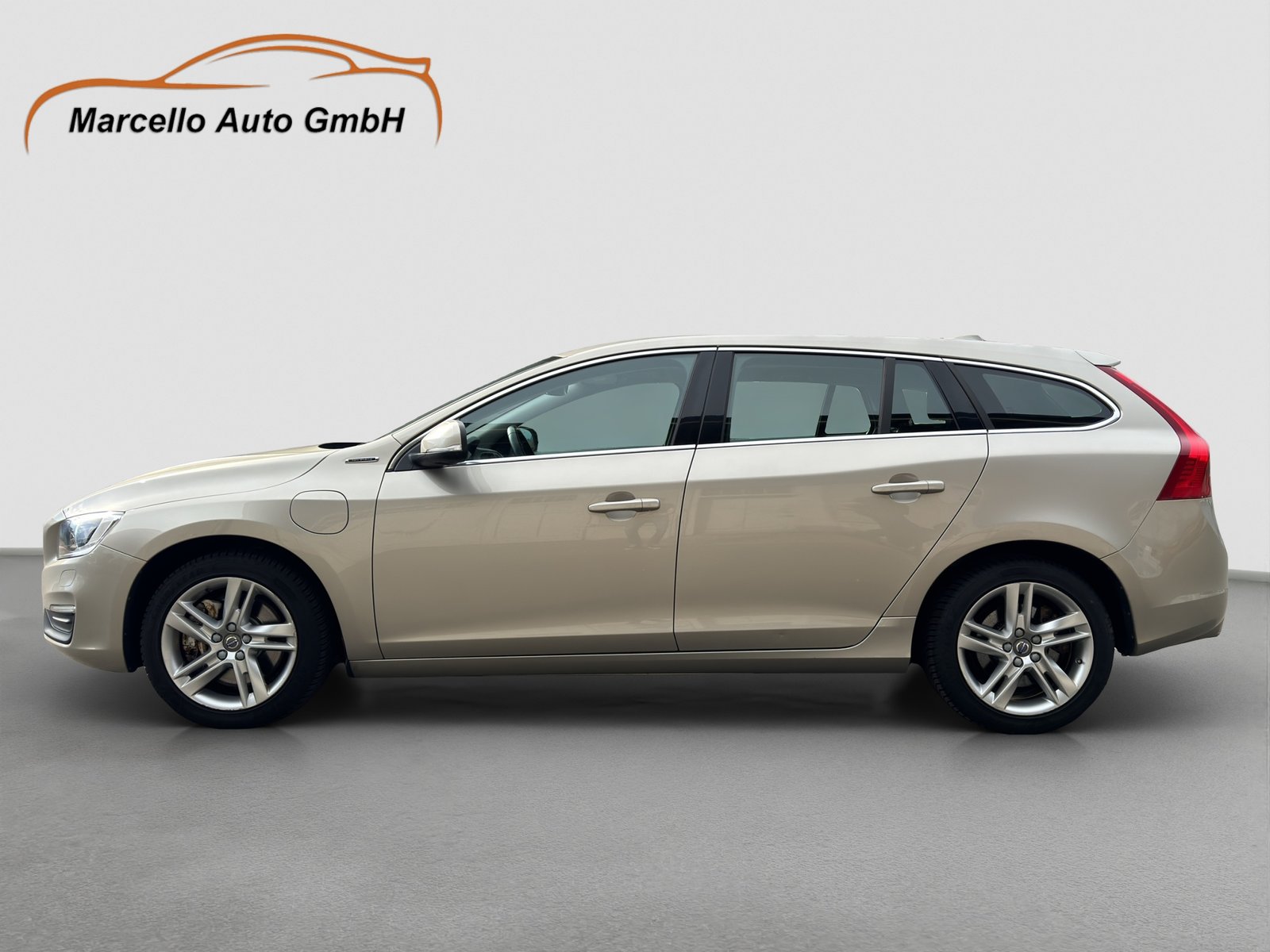 VOLVO V60 D6 AWD Plug-in Hybrid Momentum Geartronic, Plug-in-Hybrid Diesel/Electric, Second hand / Used, Automatic - 2