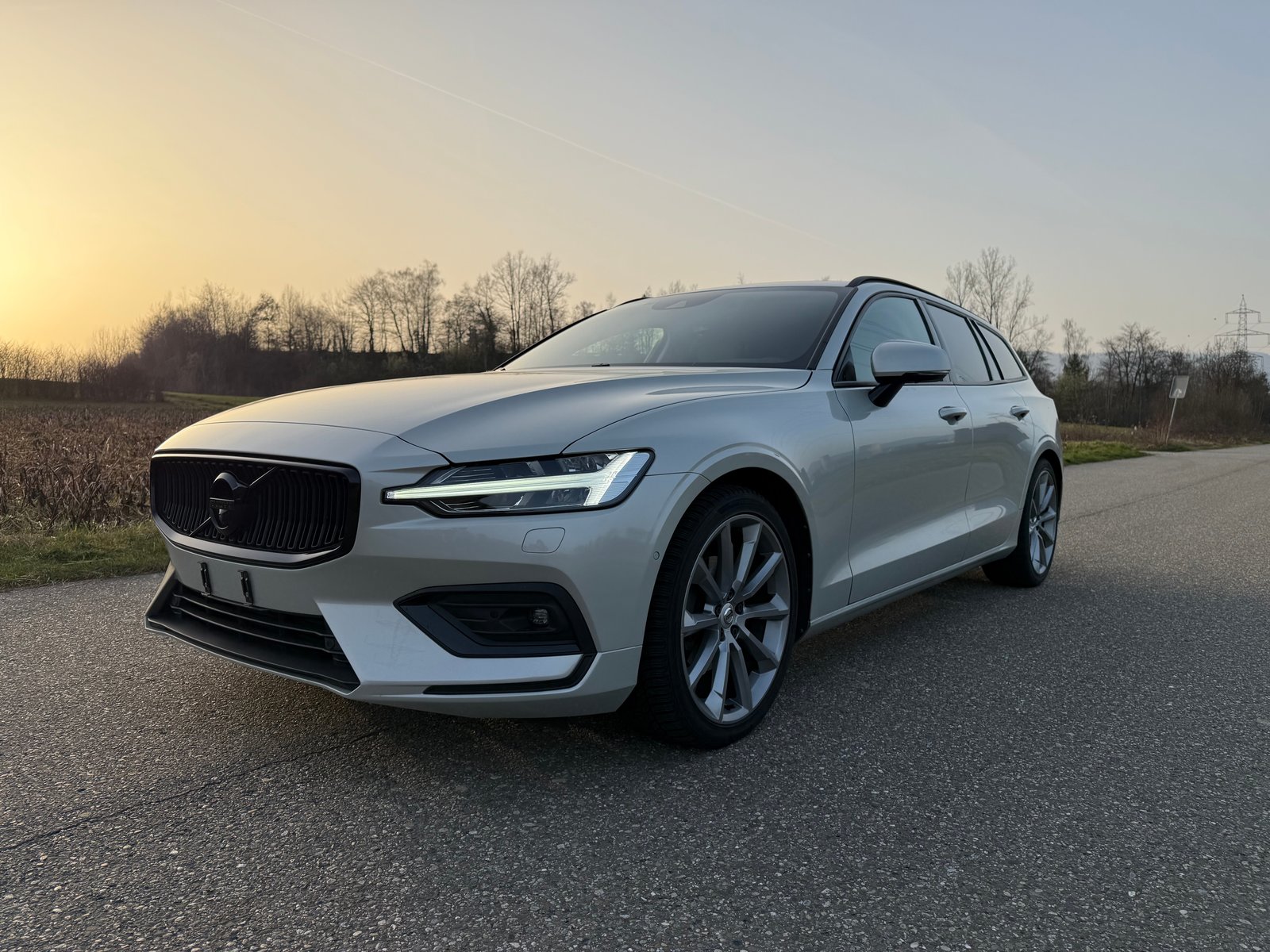VOLVO V60 D4 Momentum Geartronic, Diesel, Occasion / Gebraucht, Automatik - 2