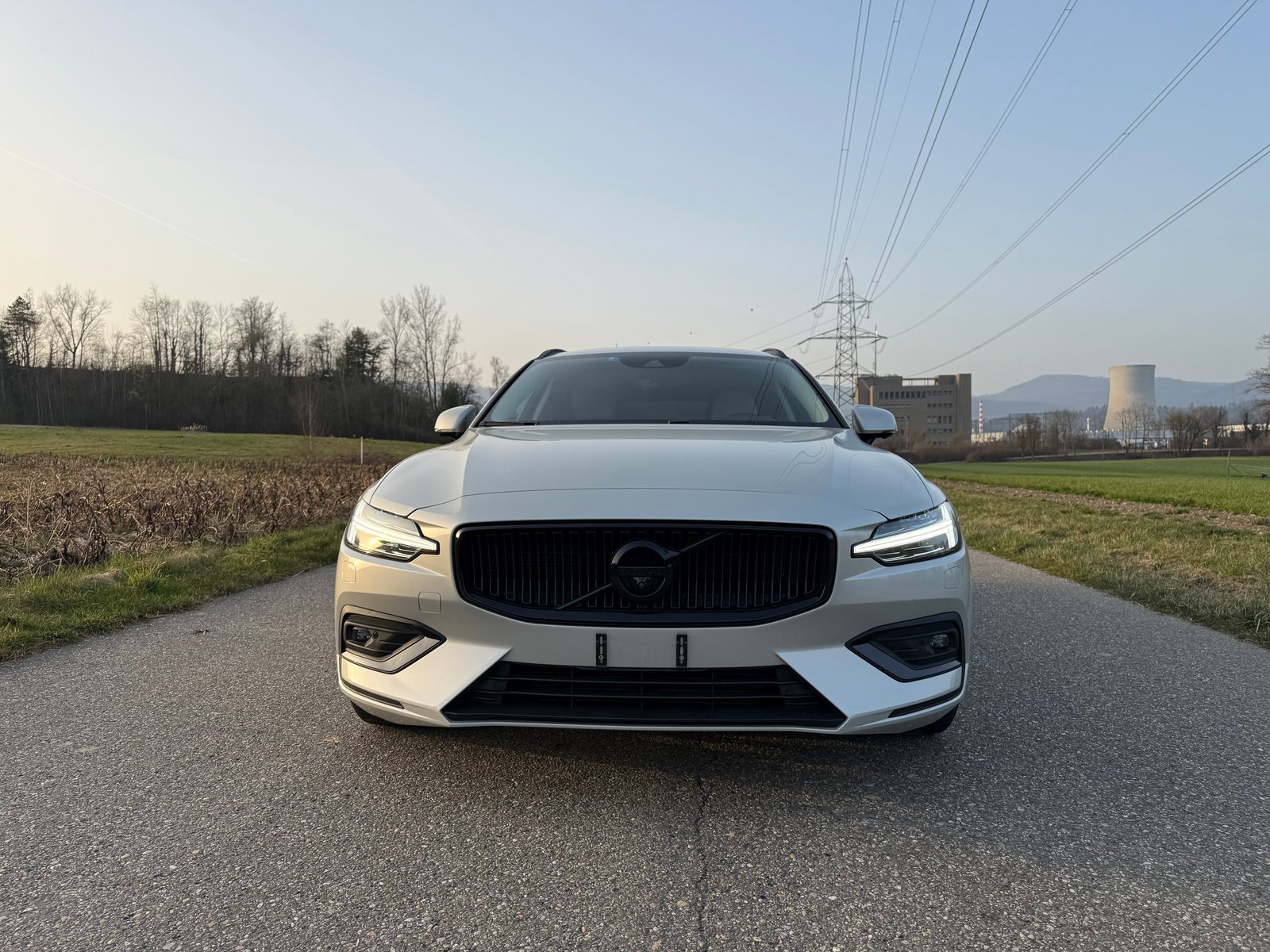 VOLVO V60 D4 Momentum Geartronic, Diesel, Occasion / Gebraucht, Automatik - 3