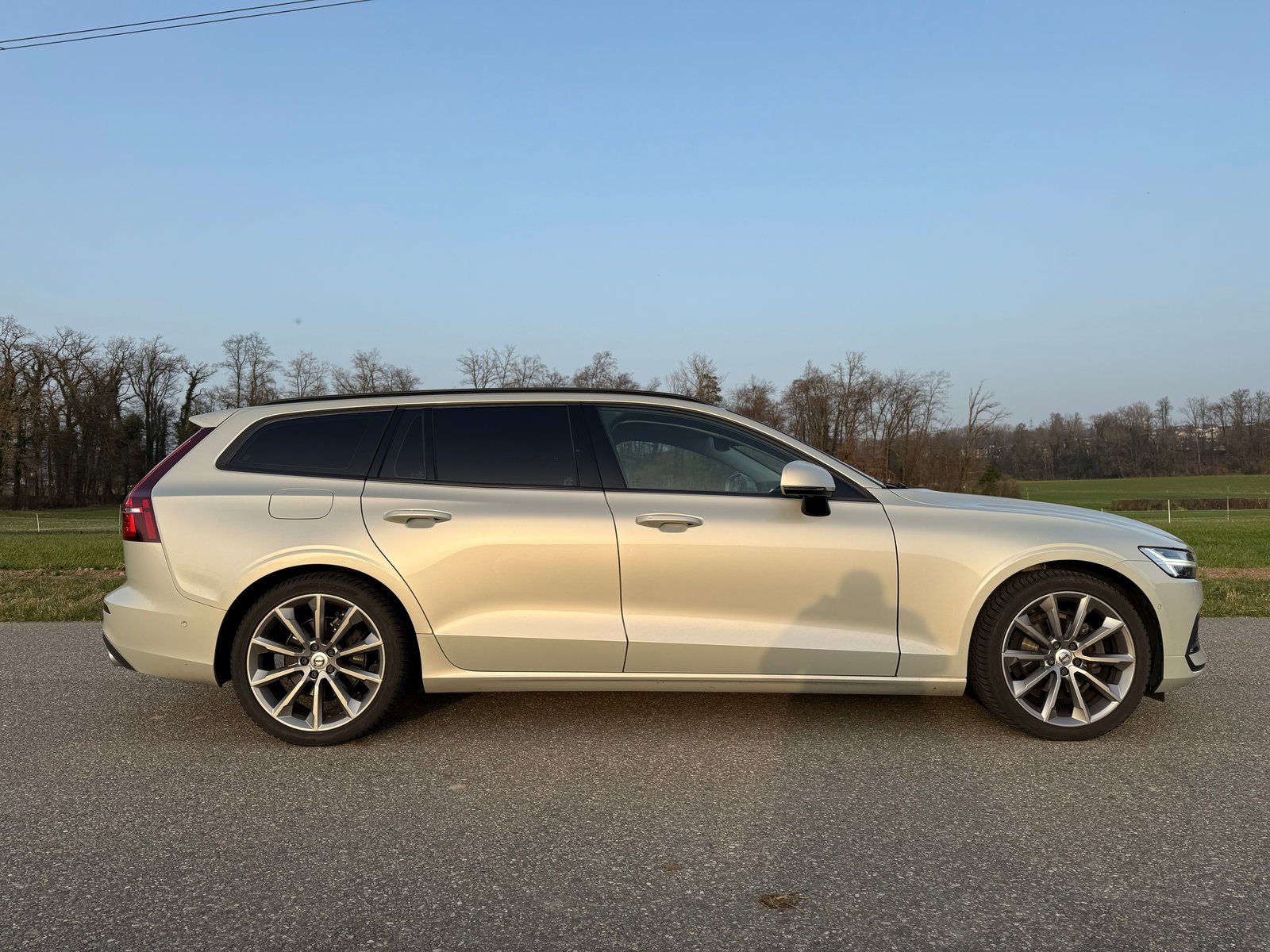 VOLVO V60 D4 Momentum Geartronic, Diesel, Occasion / Gebraucht, Automatik - 7