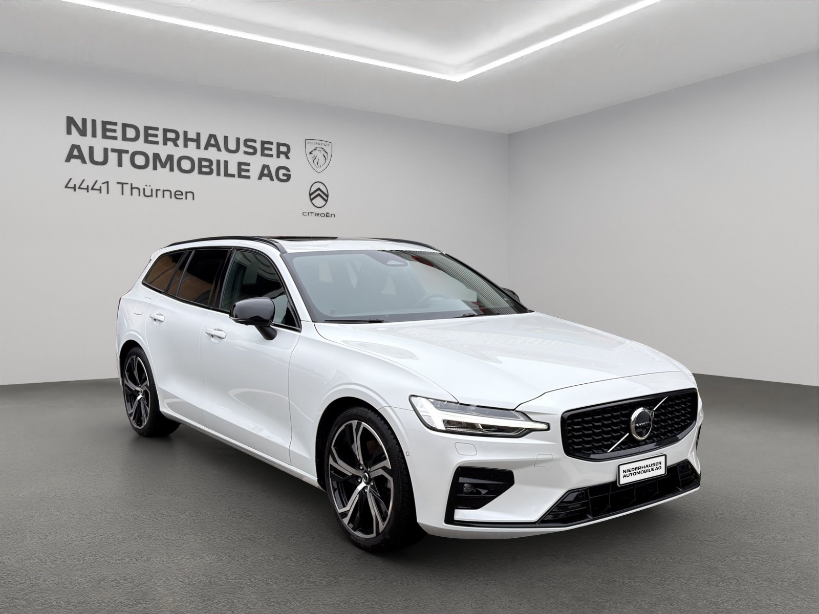 VOLVO V60 2.0 B4 Ultimate Dark