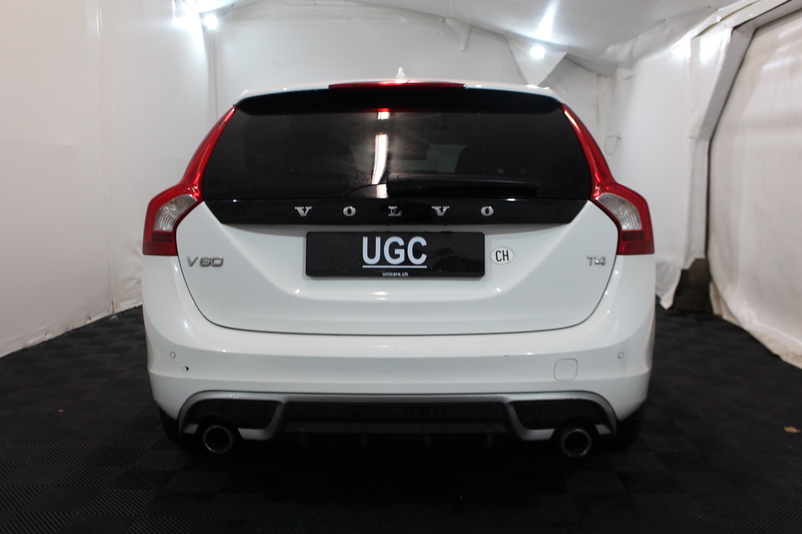 VOLVO V60 1.6 T4 Momentum, Essence, Occasion / Utilisé, Automatique - 5