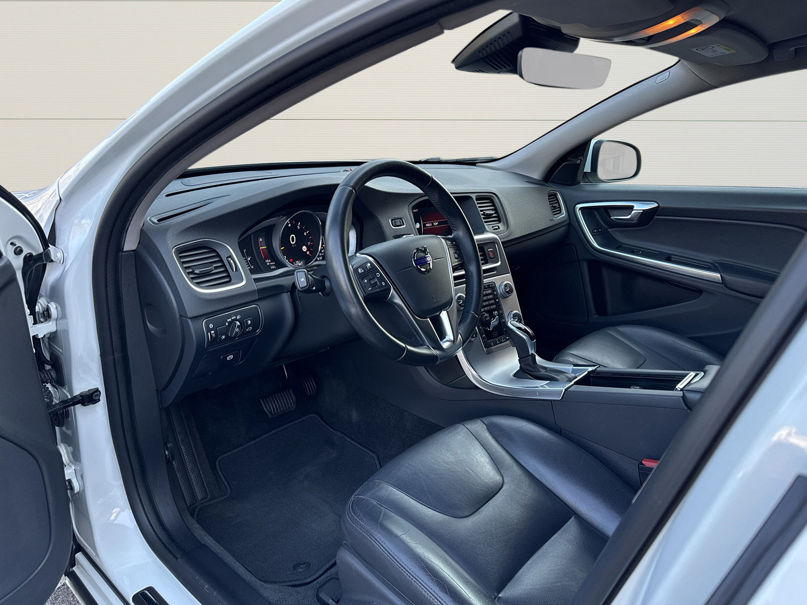 VOLVO V60 Kombi 2.0 T6 Executive AWD S/S, Benzina, Occasioni / Usate, Automatico - 7