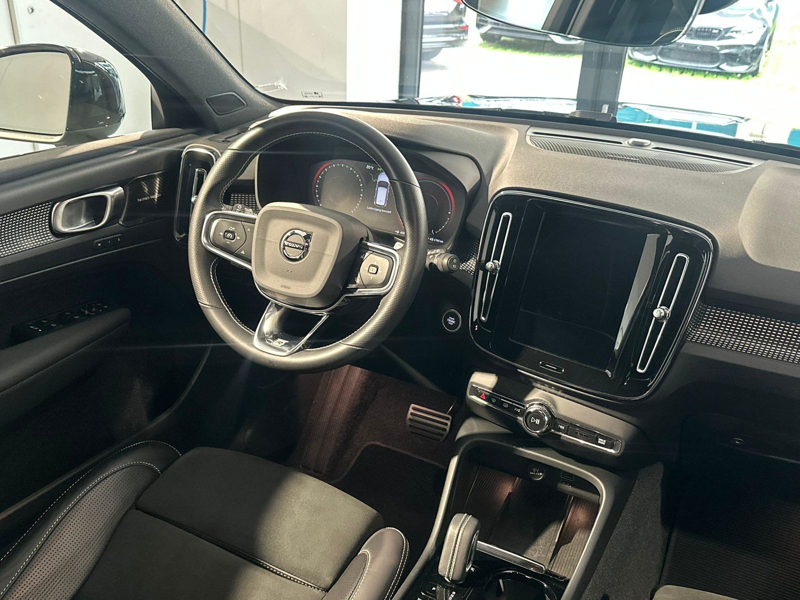 VOLVO V60 2.0 B4 Ultra Dark, Mild-Hybrid Petrol/Electric, Second hand / Used, Automatic - 7