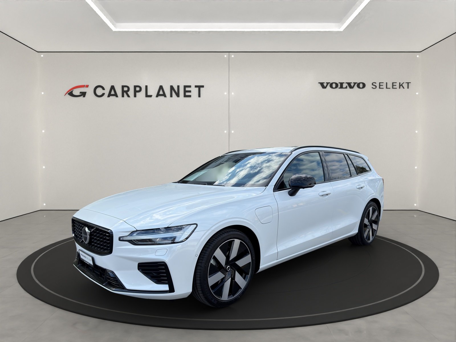 VOLVO V60 2.0 T8 TE Ultra Dark eAWD