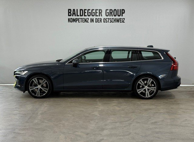 VOLVO V60 2.0 T8 TE Inscription eAWD, Hybride Intégral Essence/Électricité, Occasion / Utilisé, Automatique - 2
