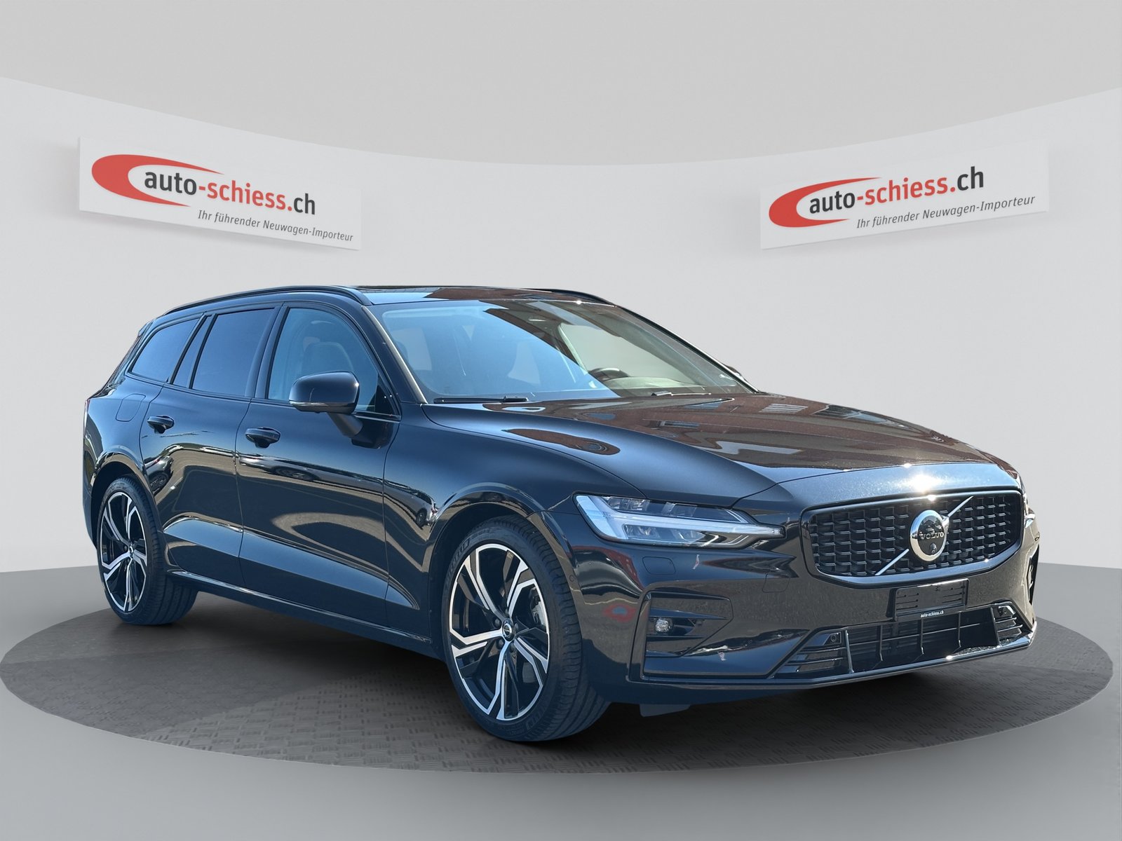 VOLVO V60 B4 Plus Dark DCT