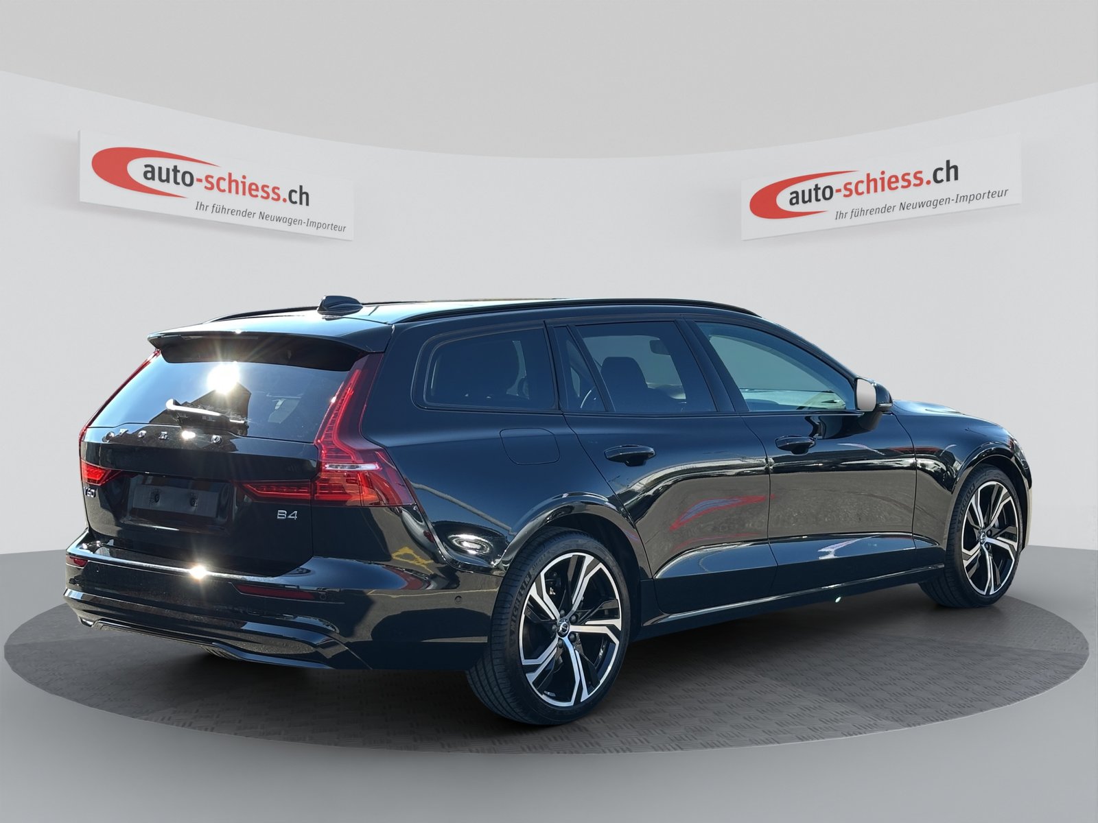 VOLVO V60 B4 Plus Dark DCT, Hybride Léger Essence/Électricité, Occasion / Utilisé, Automatique - 5