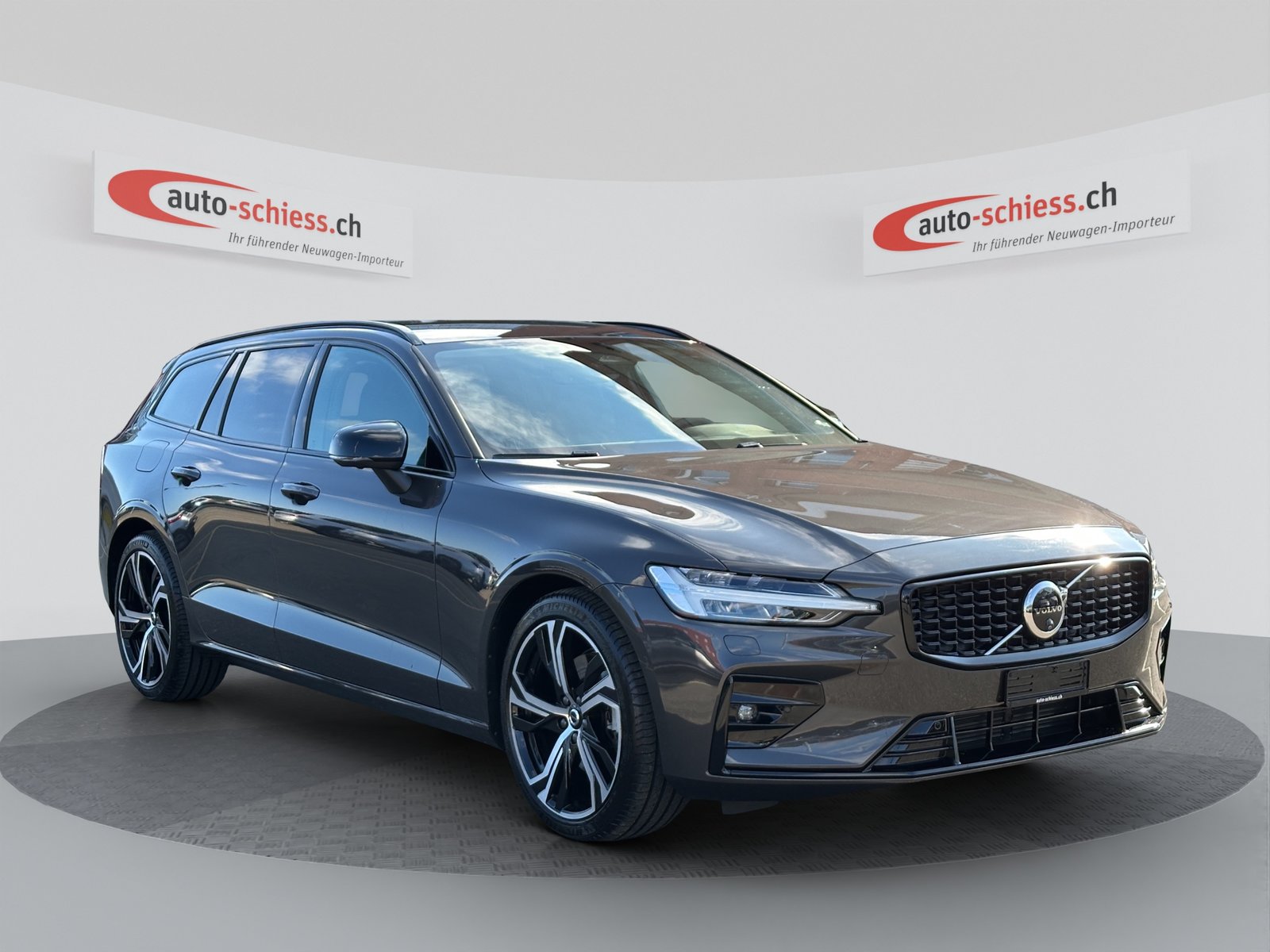 VOLVO V60 B4 Plus Dark DCT