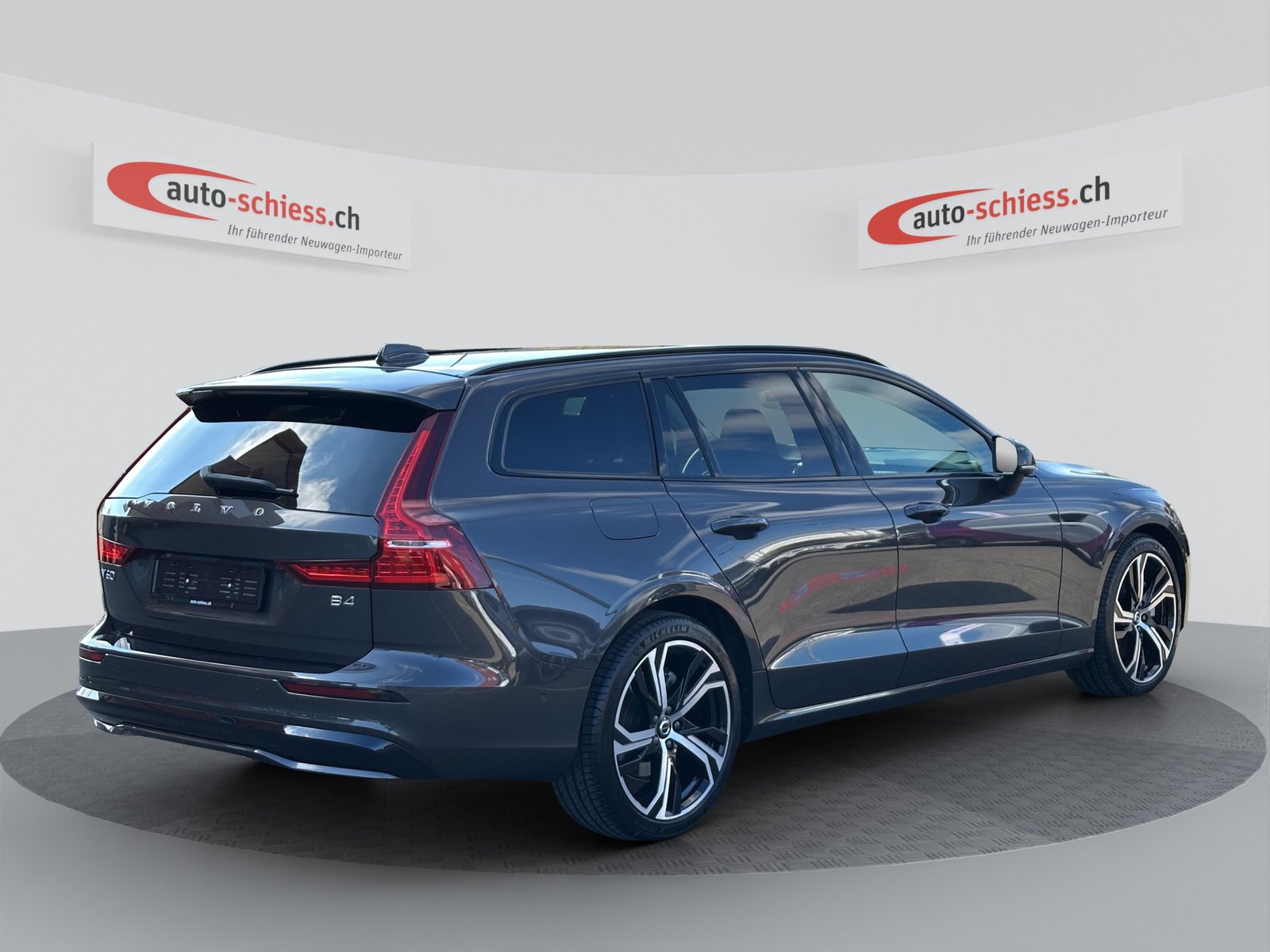 VOLVO V60 B4 Plus Dark DCT, Hybride Léger Essence/Électricité, Occasion / Utilisé, Automatique - 5