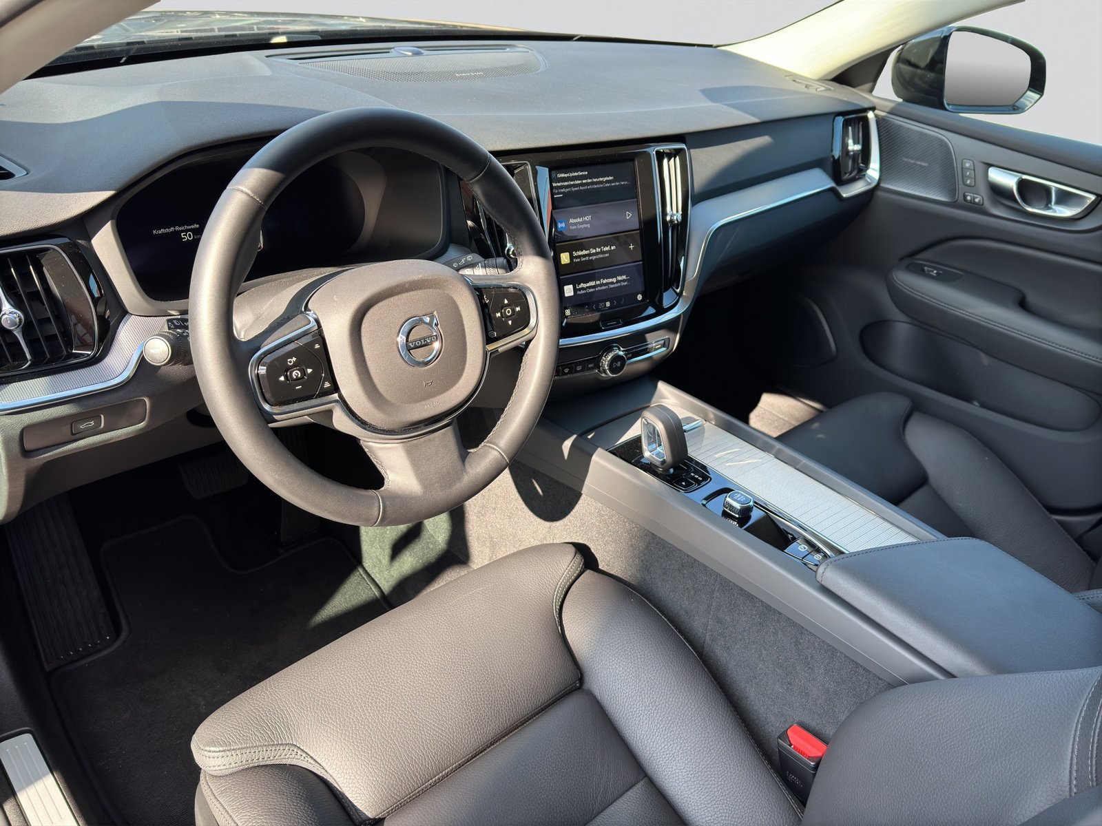 VOLVO V60 B4 Plus Dark DCT, Hybride Léger Essence/Électricité, Occasion / Utilisé, Automatique - 7