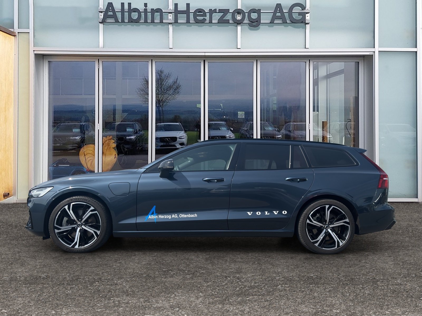 VOLVO V60 2.0 T8 TE Ultimate Dark eAWD, Hybride Rechargeable Essence/Électricité, Occasion / Utilisé, Automatique - 2