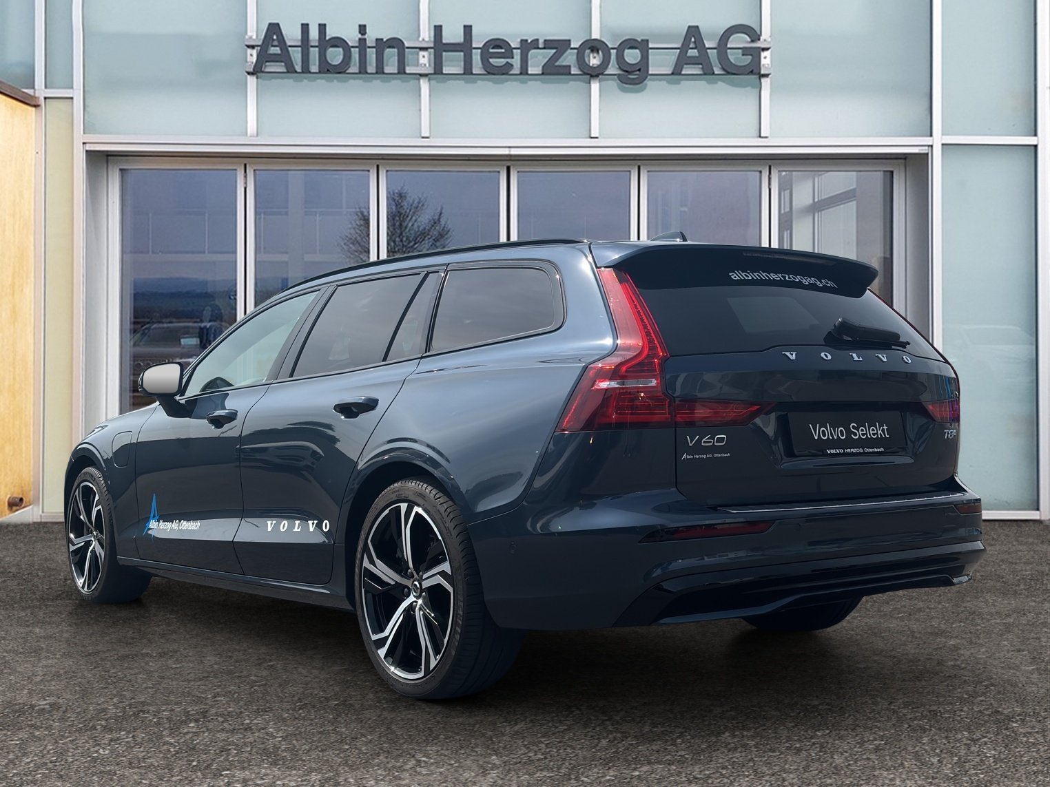 VOLVO V60 2.0 T8 TE Ultimate Dark eAWD, Hybride Rechargeable Essence/Électricité, Occasion / Utilisé, Automatique - 3