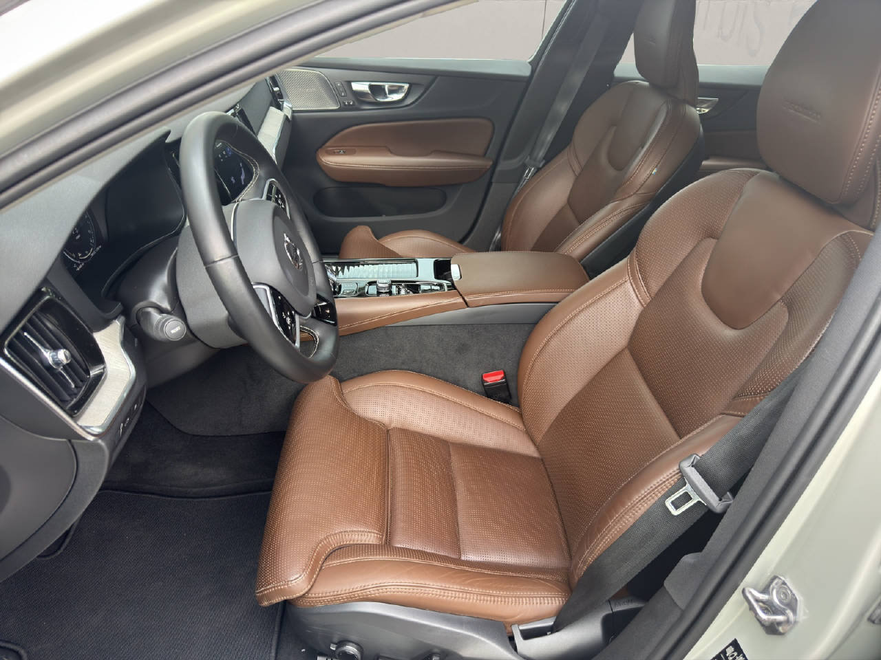 VOLVO V60 2.0 T8 TE Inscription eAWD, Second hand / Used, Automatic - 7