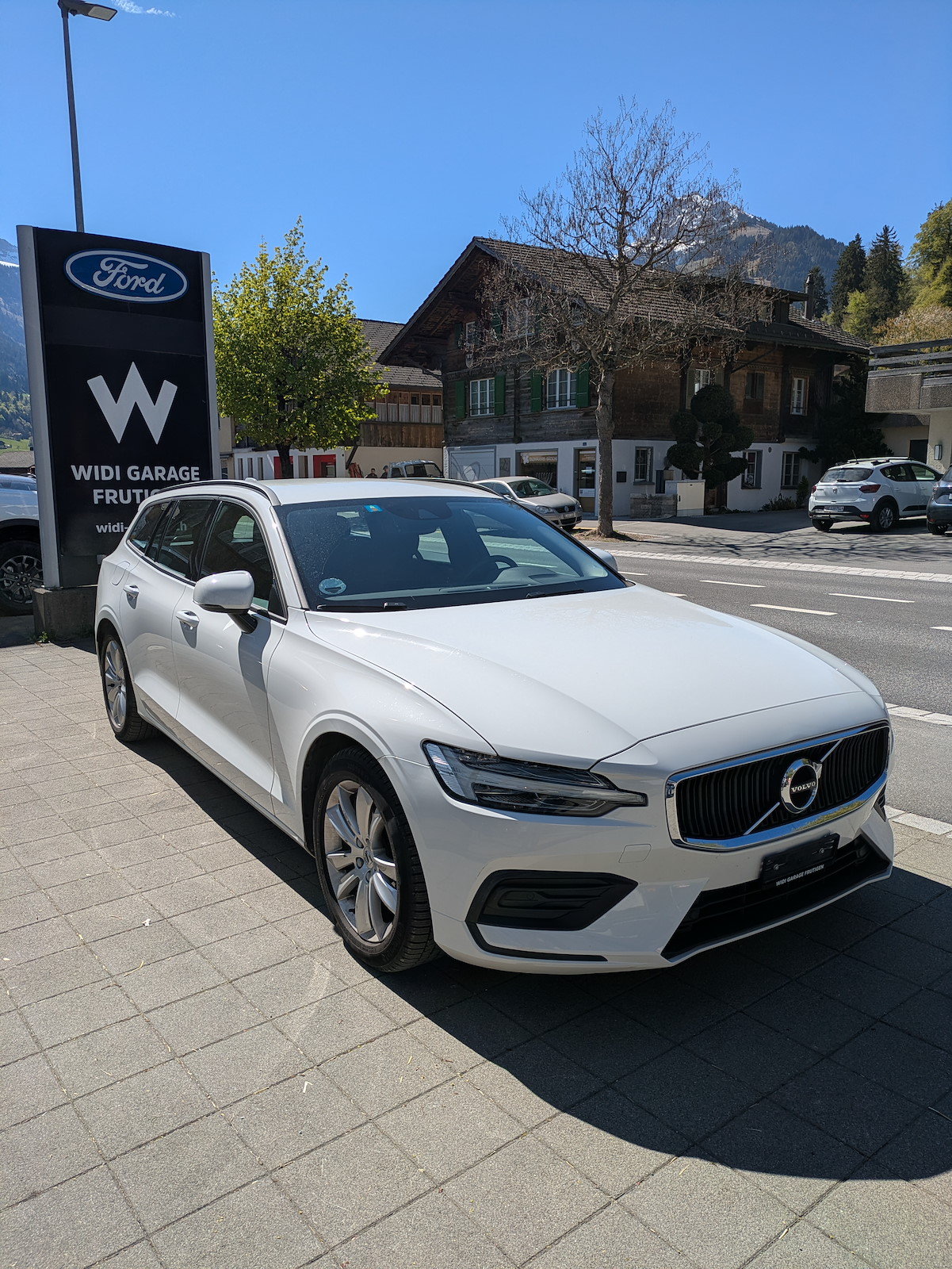 VOLVO V60 2.0 D3 Momentum