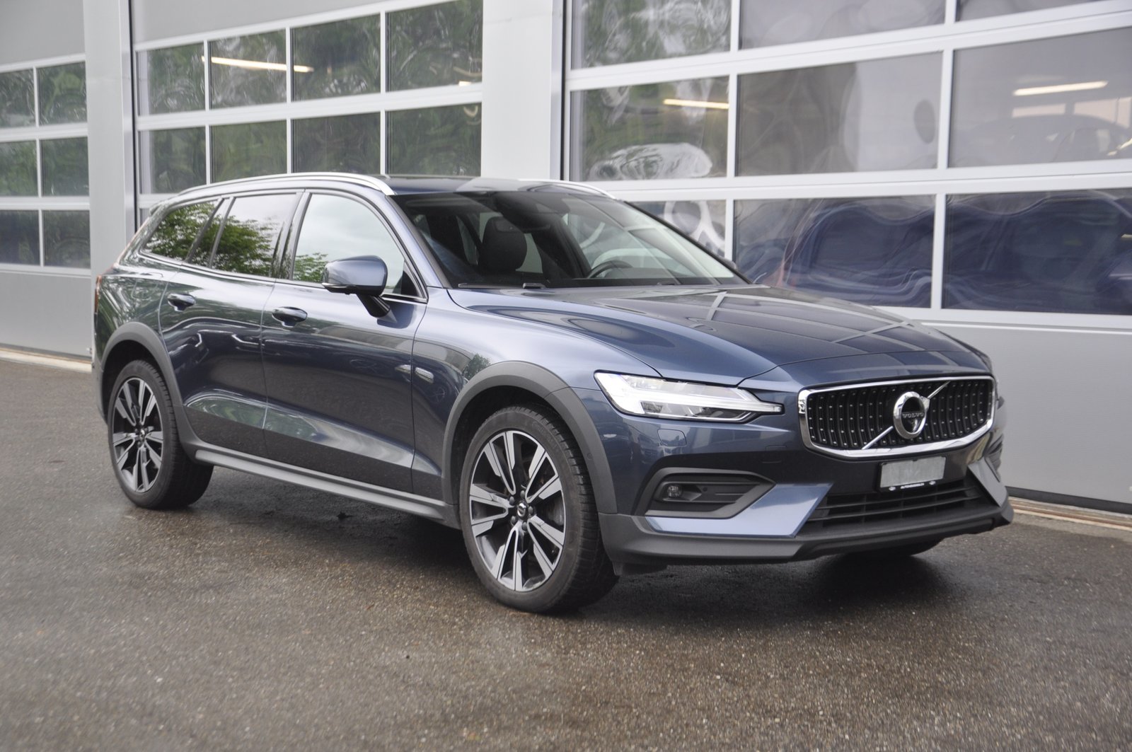 VOLVO V60 Cross Country B5 Benzin Mild Hybrid AWD Geartronic