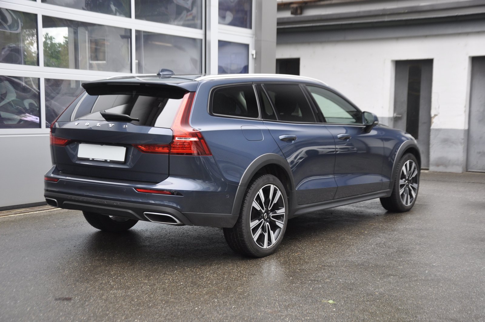 VOLVO V60 Cross Country B5 Benzin Mild Hybrid AWD Geartronic, Mild-Hybrid Petrol/Electric, Second hand / Used, Automatic - 3
