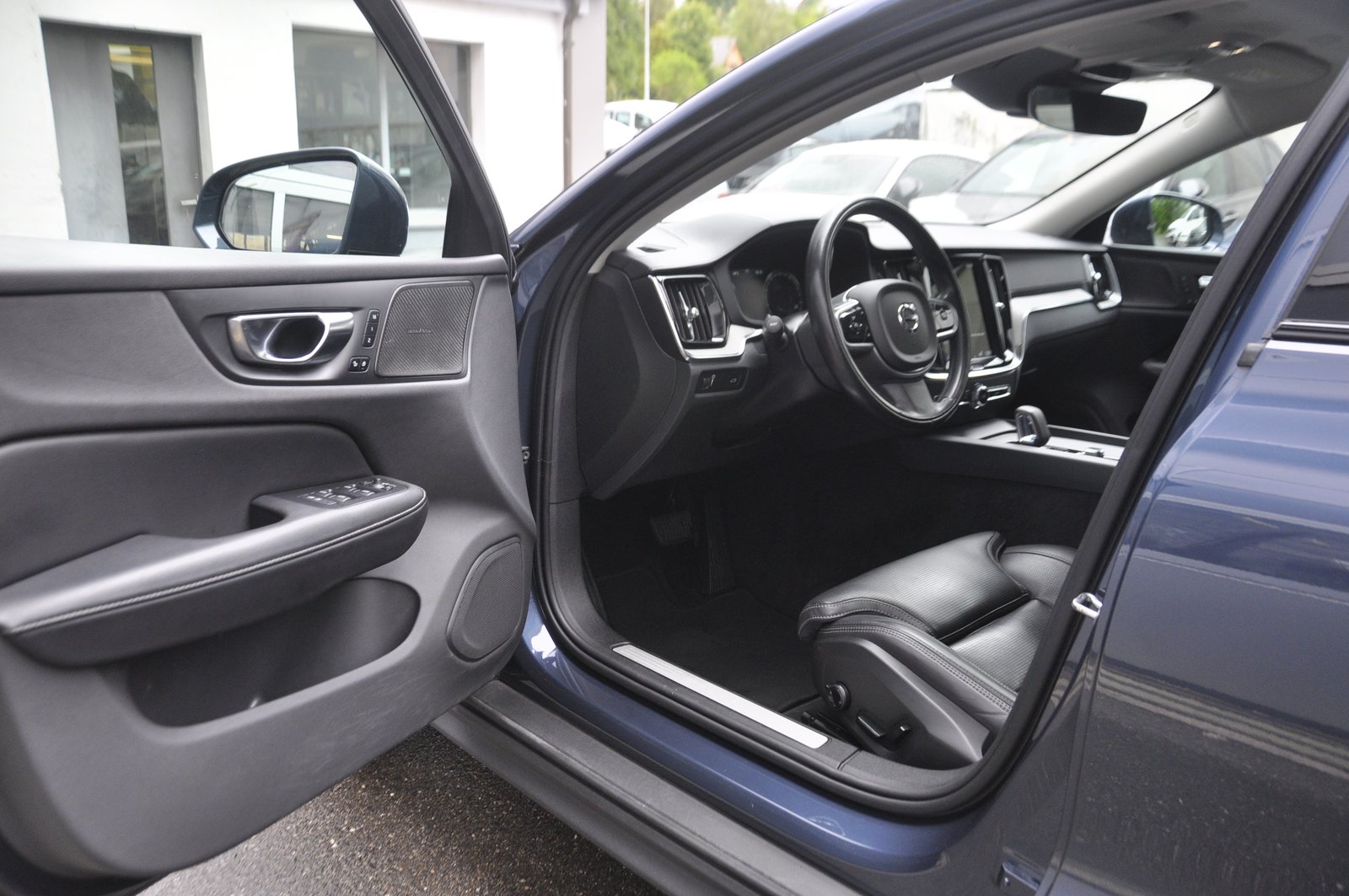 VOLVO V60 Cross Country B5 Benzin Mild Hybrid AWD Geartronic, Mild-Hybrid Petrol/Electric, Second hand / Used, Automatic - 4