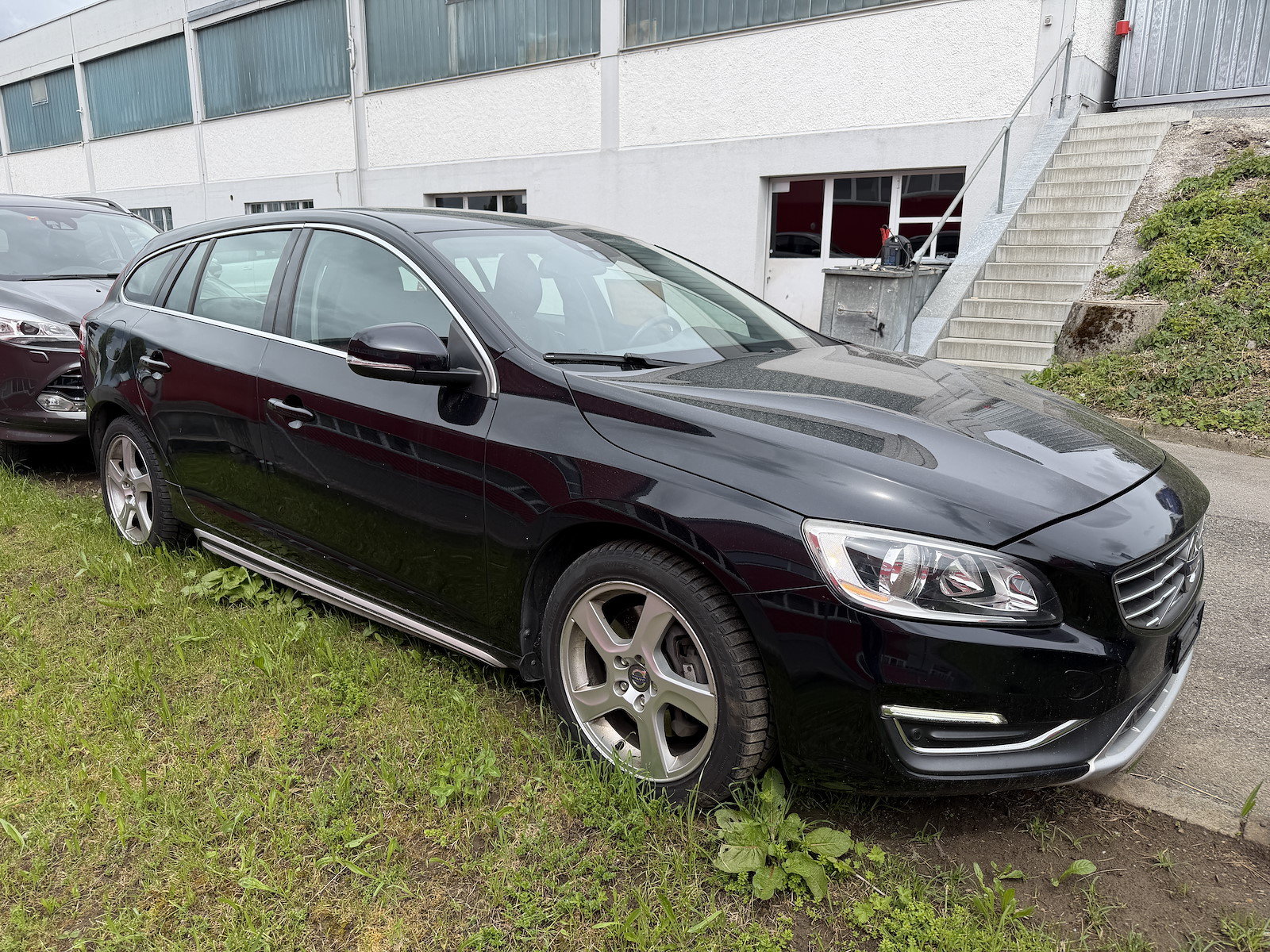 VOLVO V60 2.4 D4 Family Ed. AWD, Diesel, Second hand / Used, Automatic - 5
