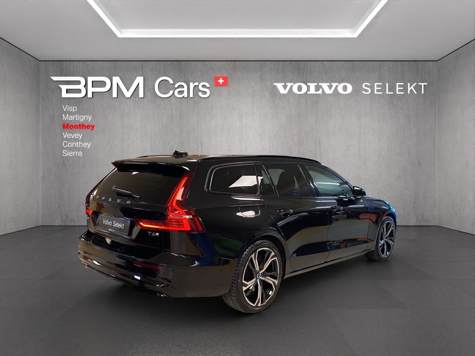 VOLVO V60 T6 eAWD Plug in Hybrid Plus Dark Geartronic, Plug-in-Hybrid Benzin/Elektro, Occasion / Gebraucht, Automatik - 6