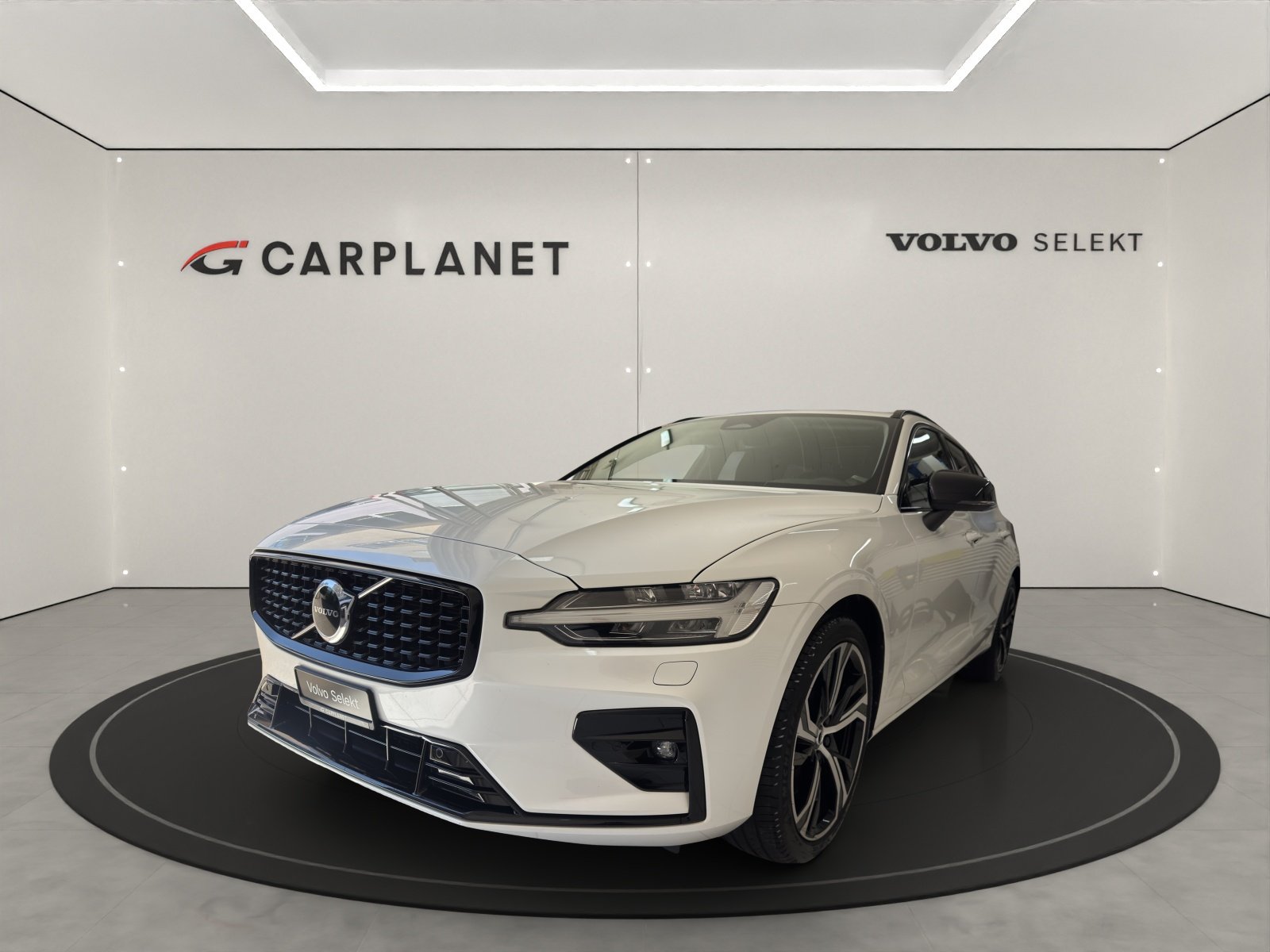 VOLVO V60 2.0 B5 Ultimate Dark AWD