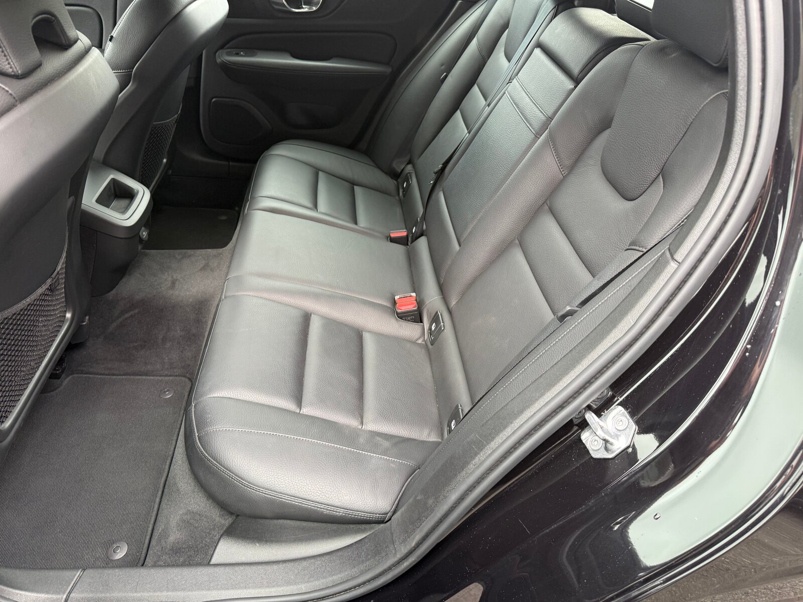 VOLVO V60 B4 Diesel Mild Hybrid Inscription Geartronic, Mild-Hybrid Diesel/Electric, Second hand / Used, Automatic - 7