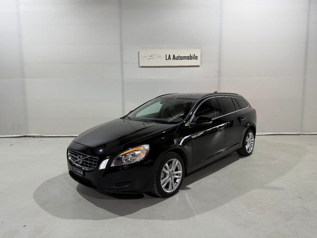 VOLVO V60 3.0 T6 Momentum AWD